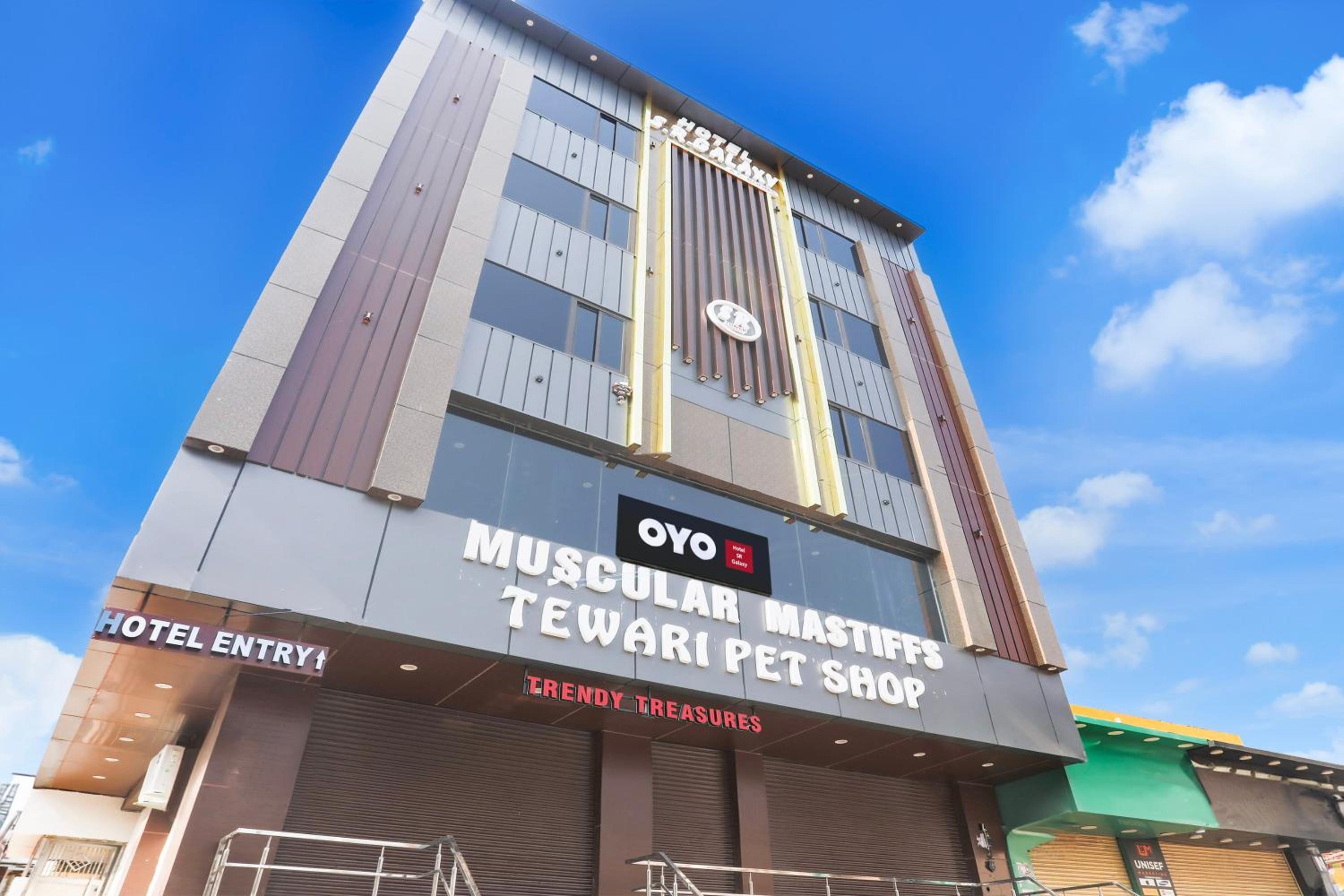 Hotel O by OYO S R Galaxy view 4