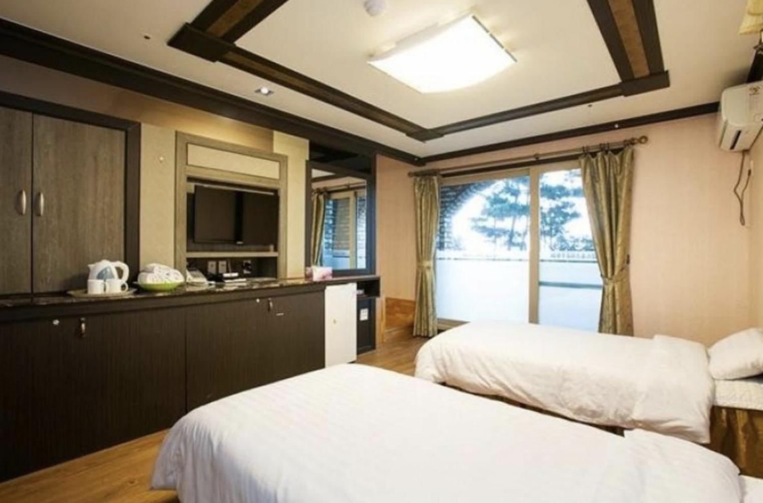 Jeju TS Youth Hostel & Resort