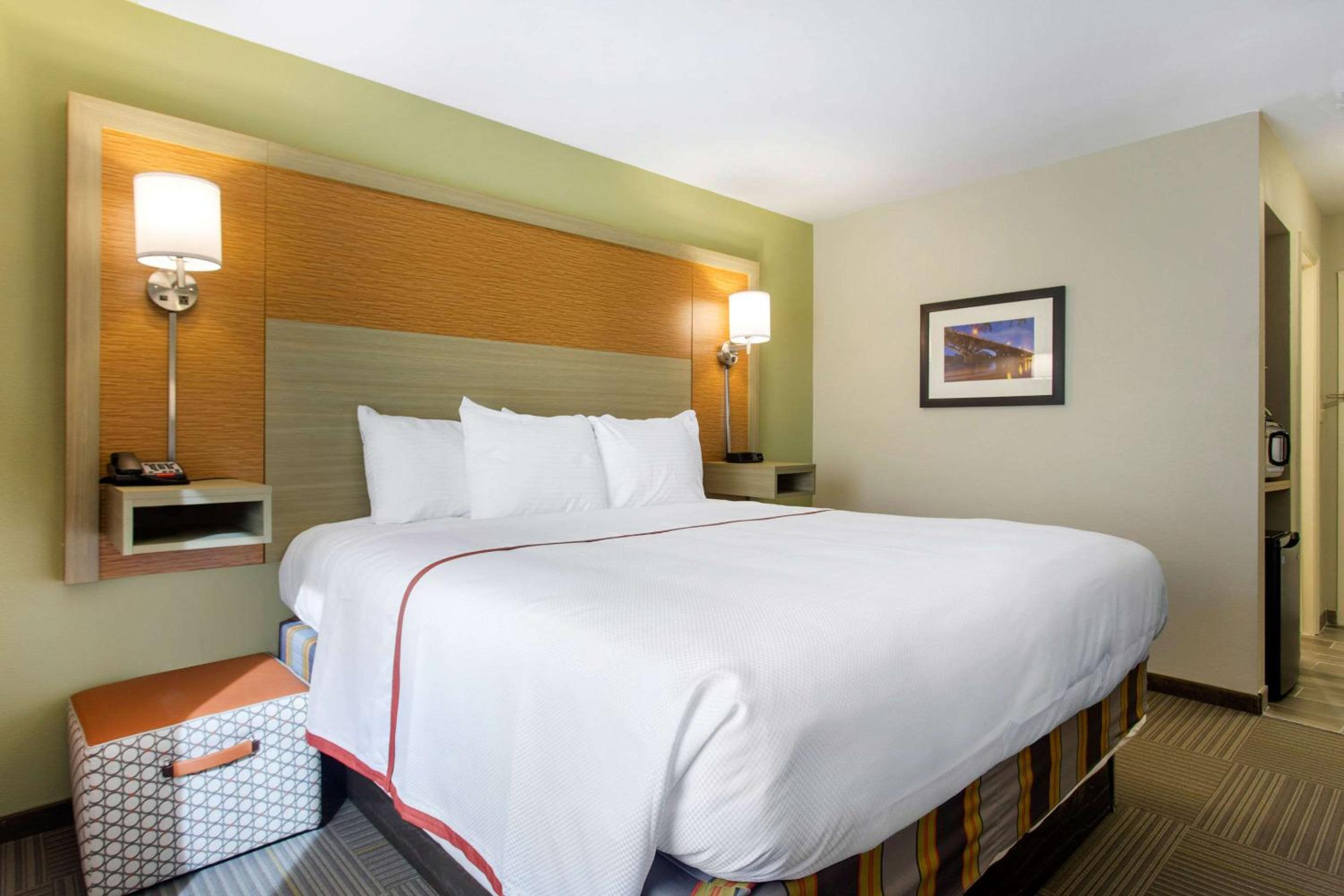 Gallus Stadium Park Inn, an Ascend Collection Hotel