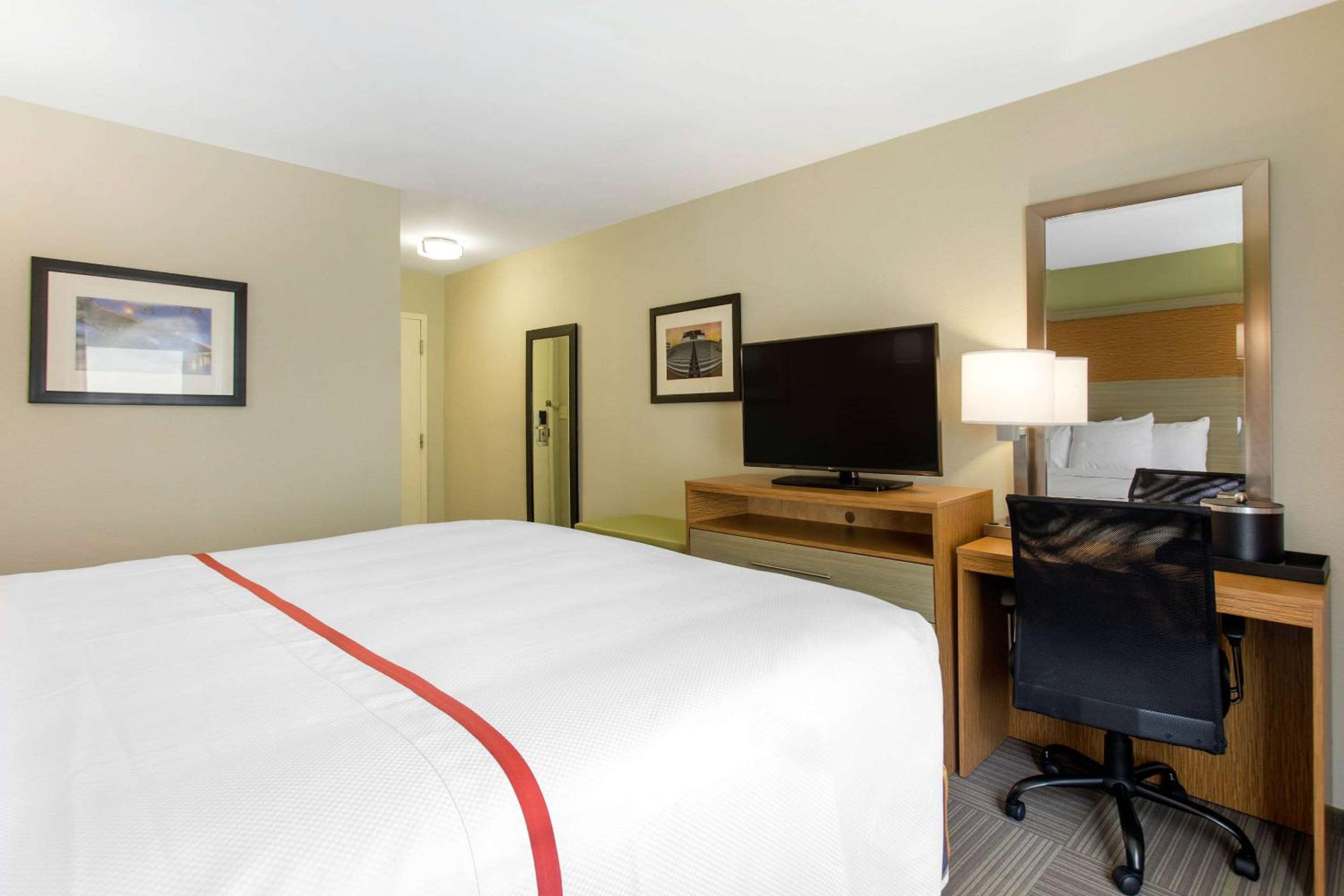 Gallus Stadium Park Inn, an Ascend Collection Hotel