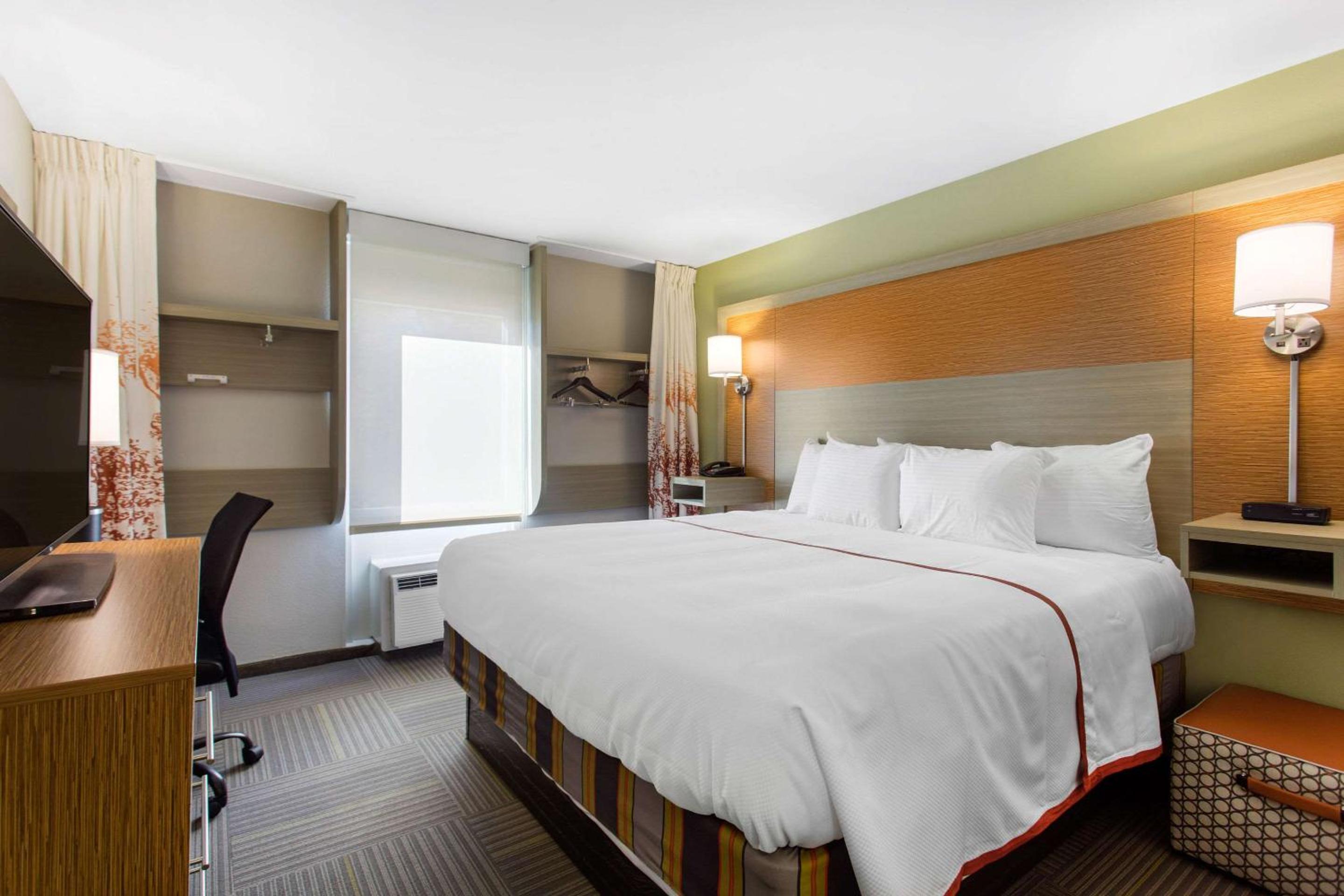Gallus Stadium Park Inn, an Ascend Collection Hotel
