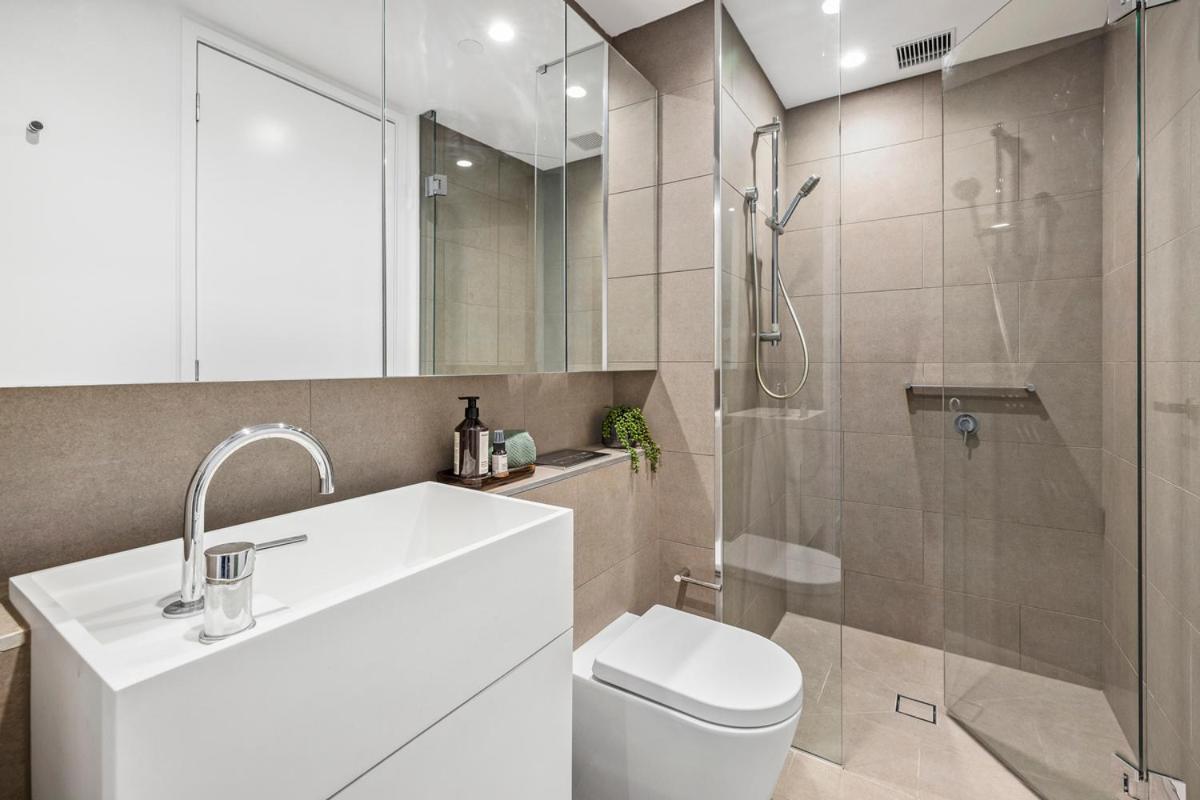 Aus108 - 1BR with breathtaking city views near crown walk to CBD