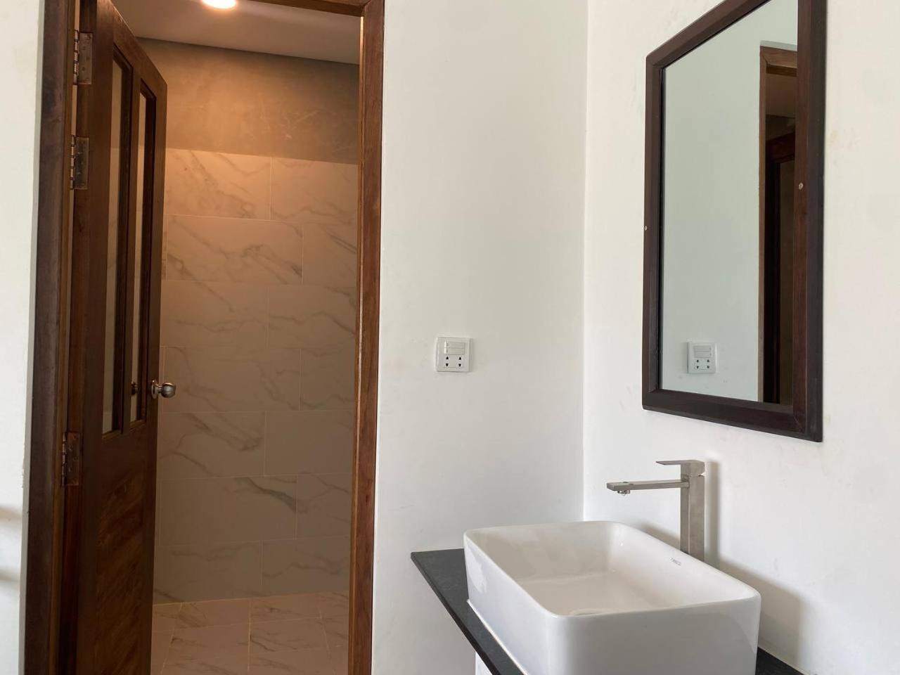 Apartment Green Amazon view 5