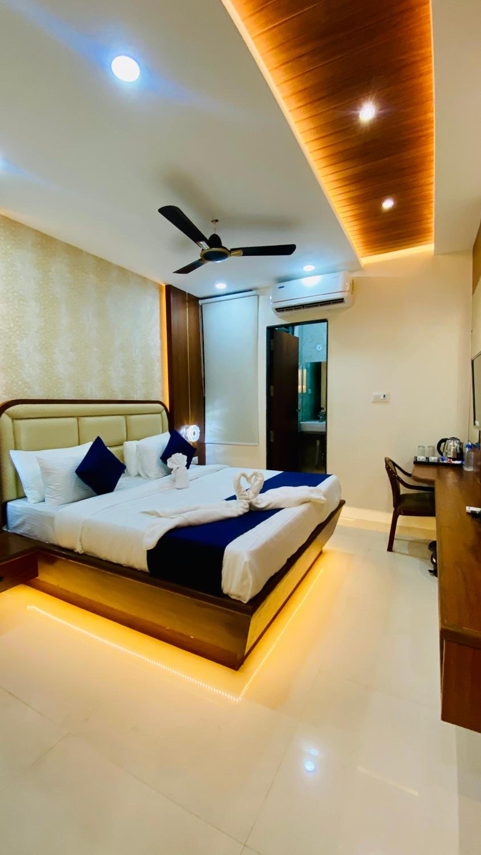Hotel Pravasa Stay, Dewas Naka