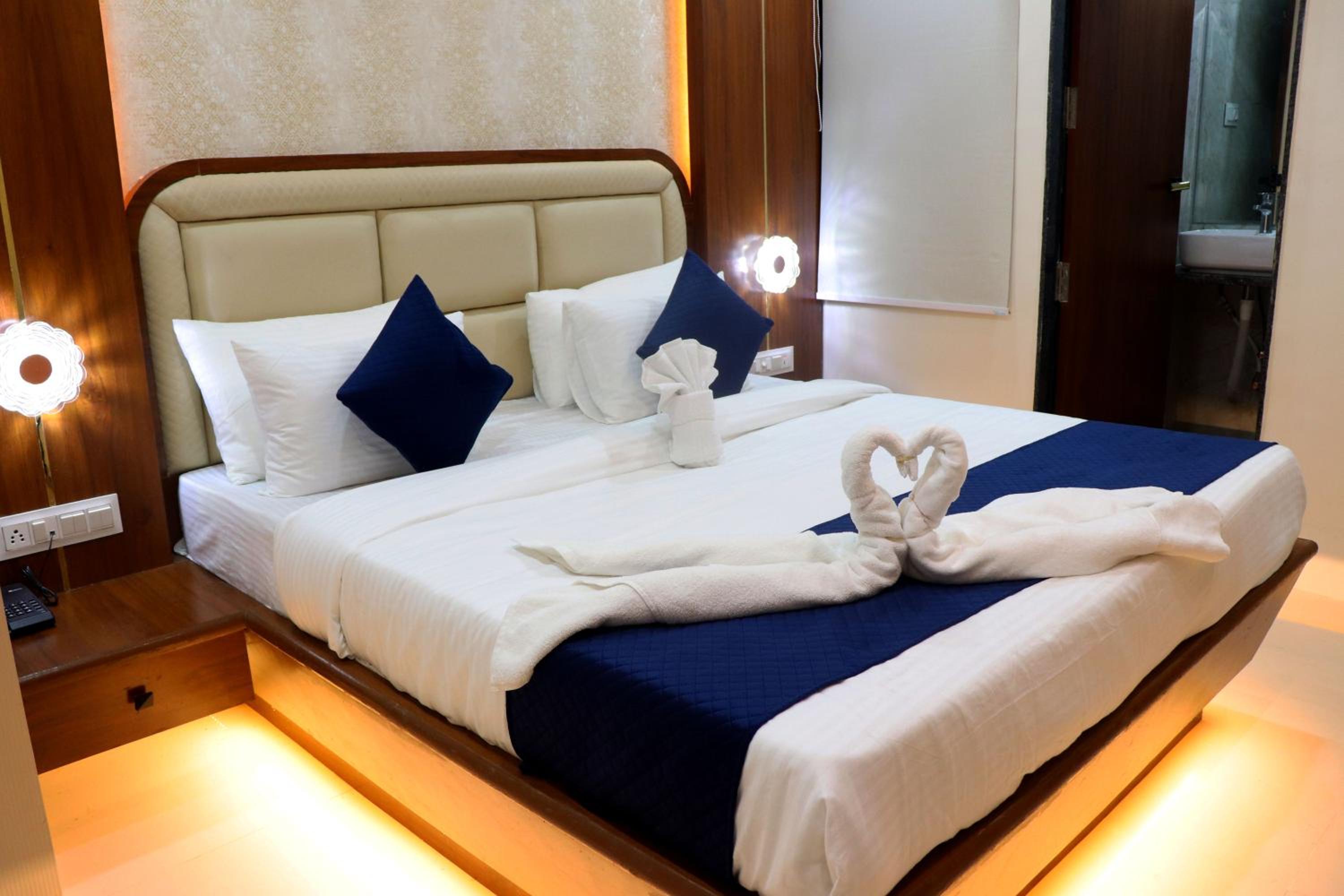 Hotel Pravasa Stay, Dewas Naka