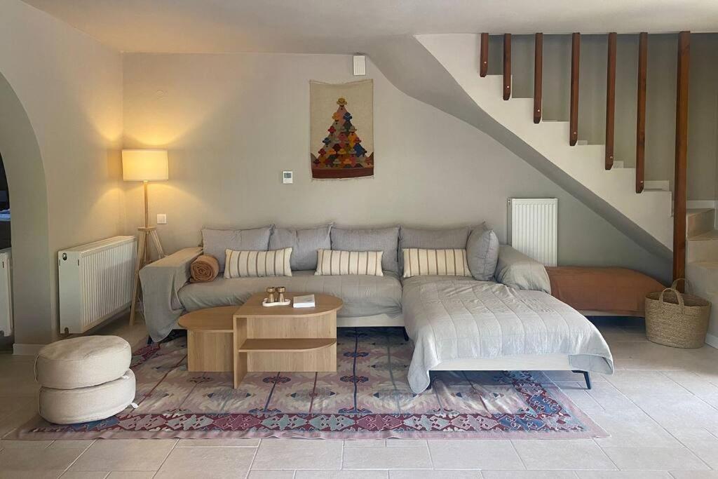 Iriti's Villa & Dahlia Studio