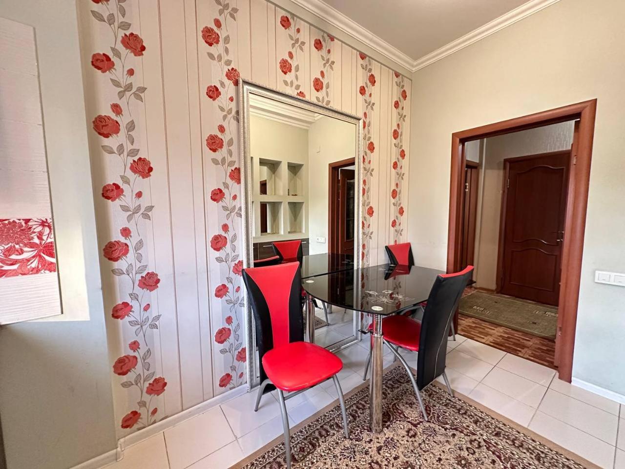 apartment on Frunze st 364-3 near complex TSUM view 4