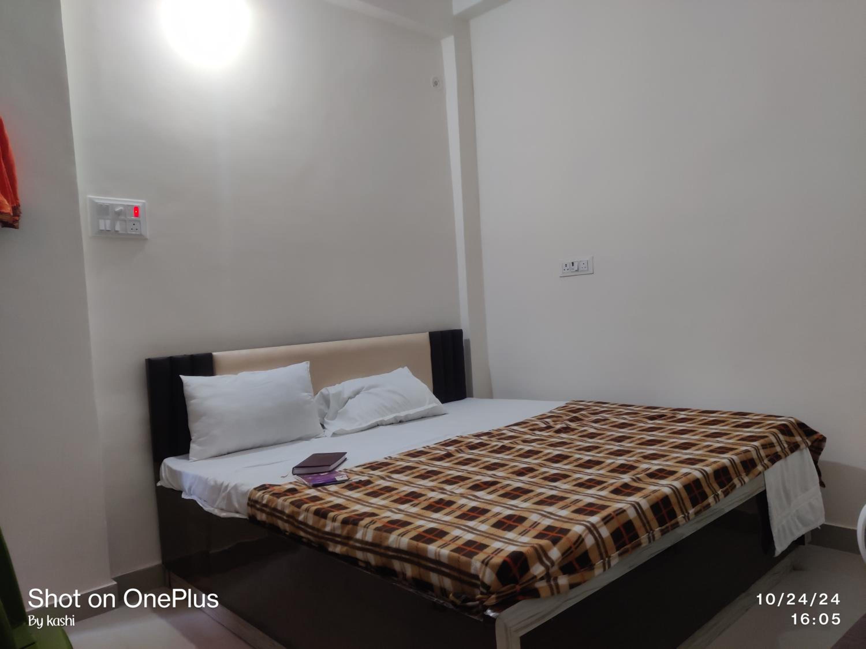 Pihu Paying Guest House