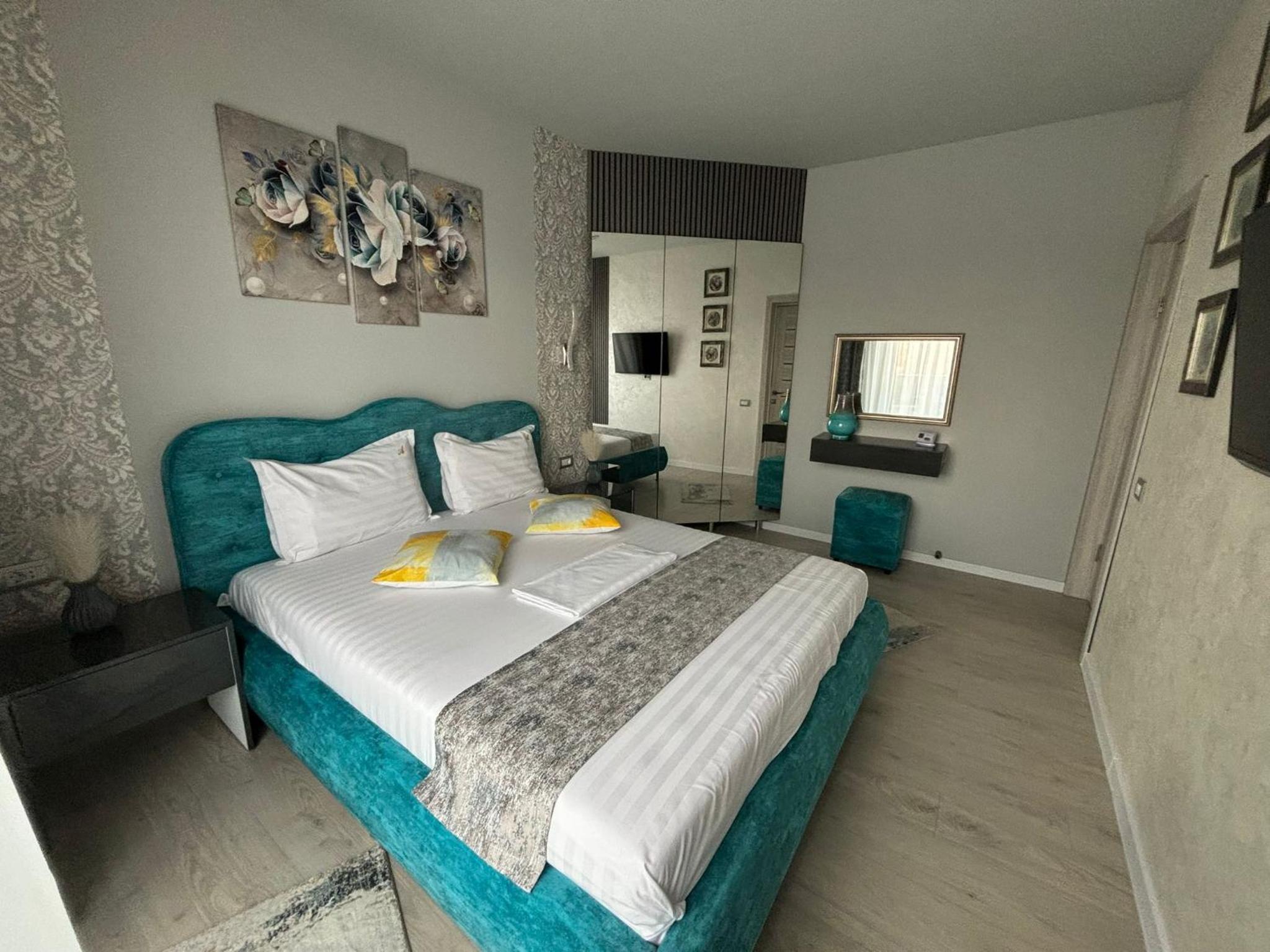 Alecsa 1 Luxury Residence view 2