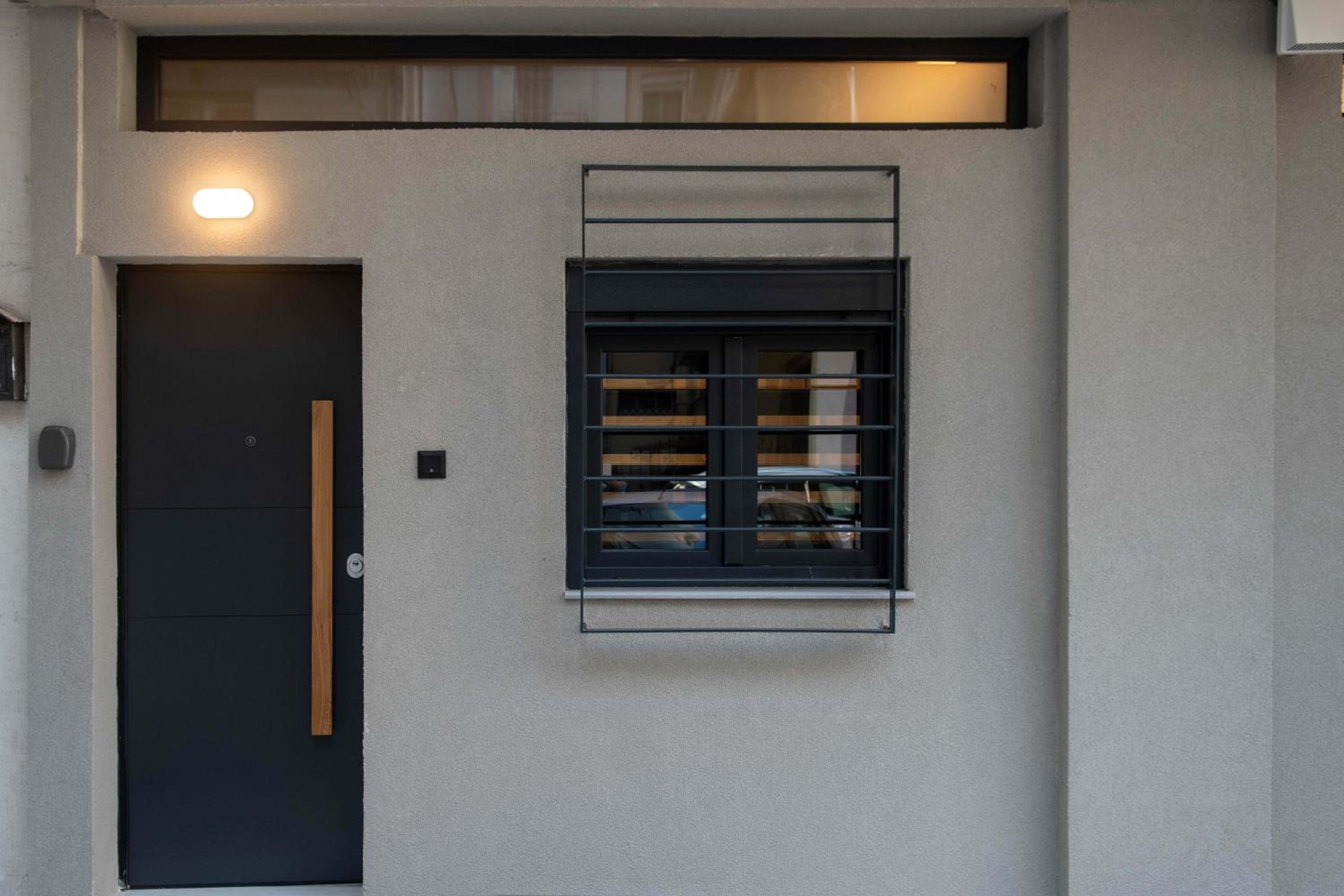 Central Deluxe Spacious Studio