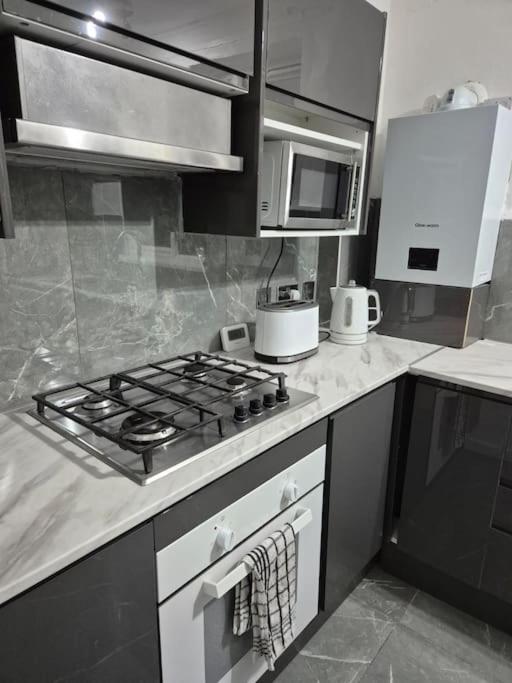 Exclusive 2Bedroom Flat in Battersea Sleeps 5