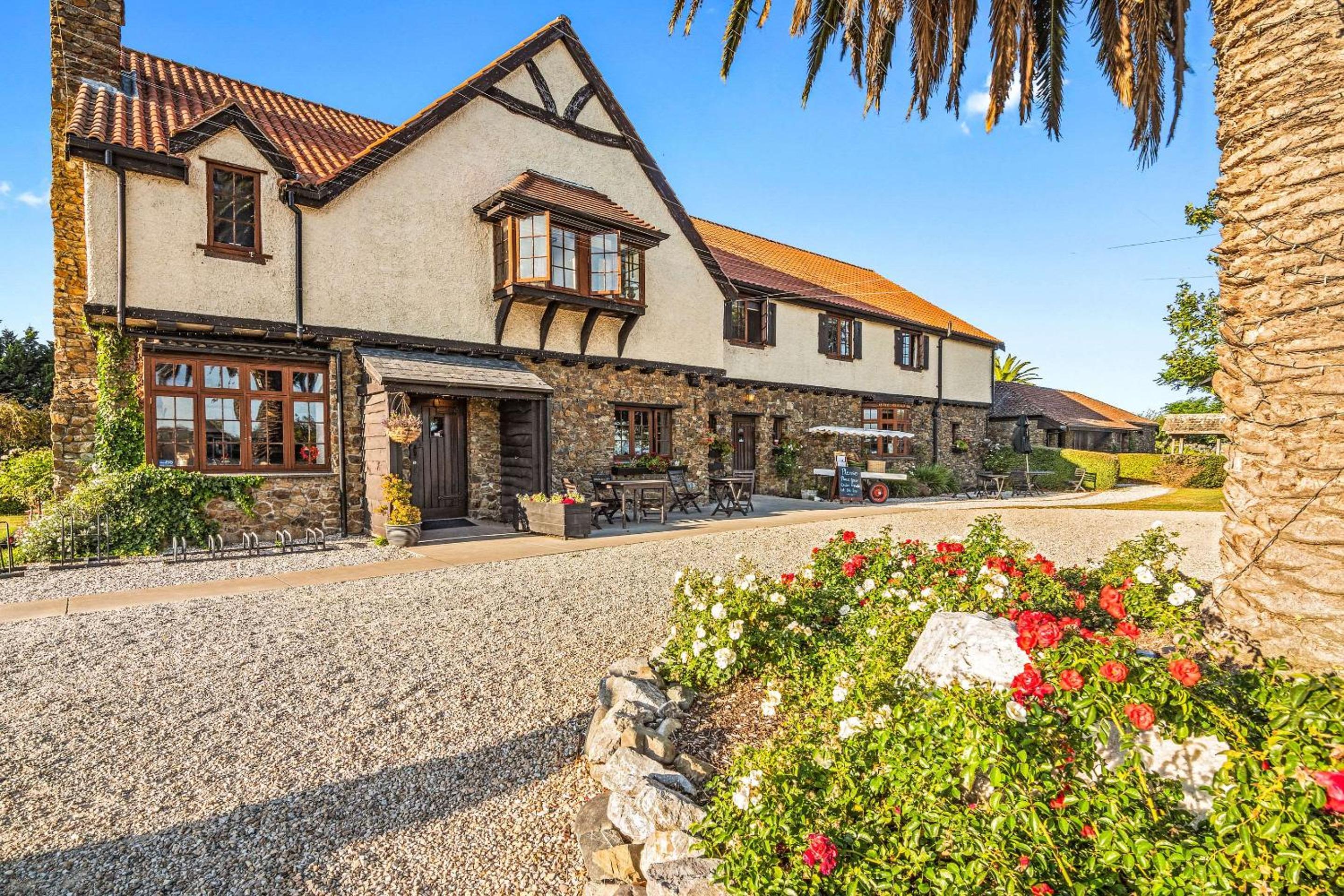 Hotel The Honest Lawyer, Ascend Hotel Collection - Image 1