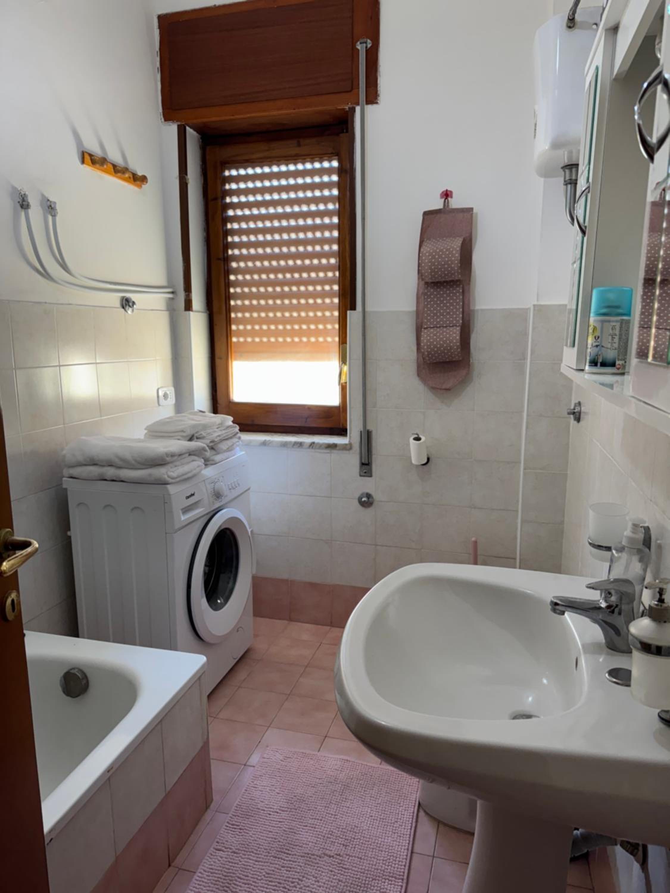 Casa LuAn en Mondragone — bathroom