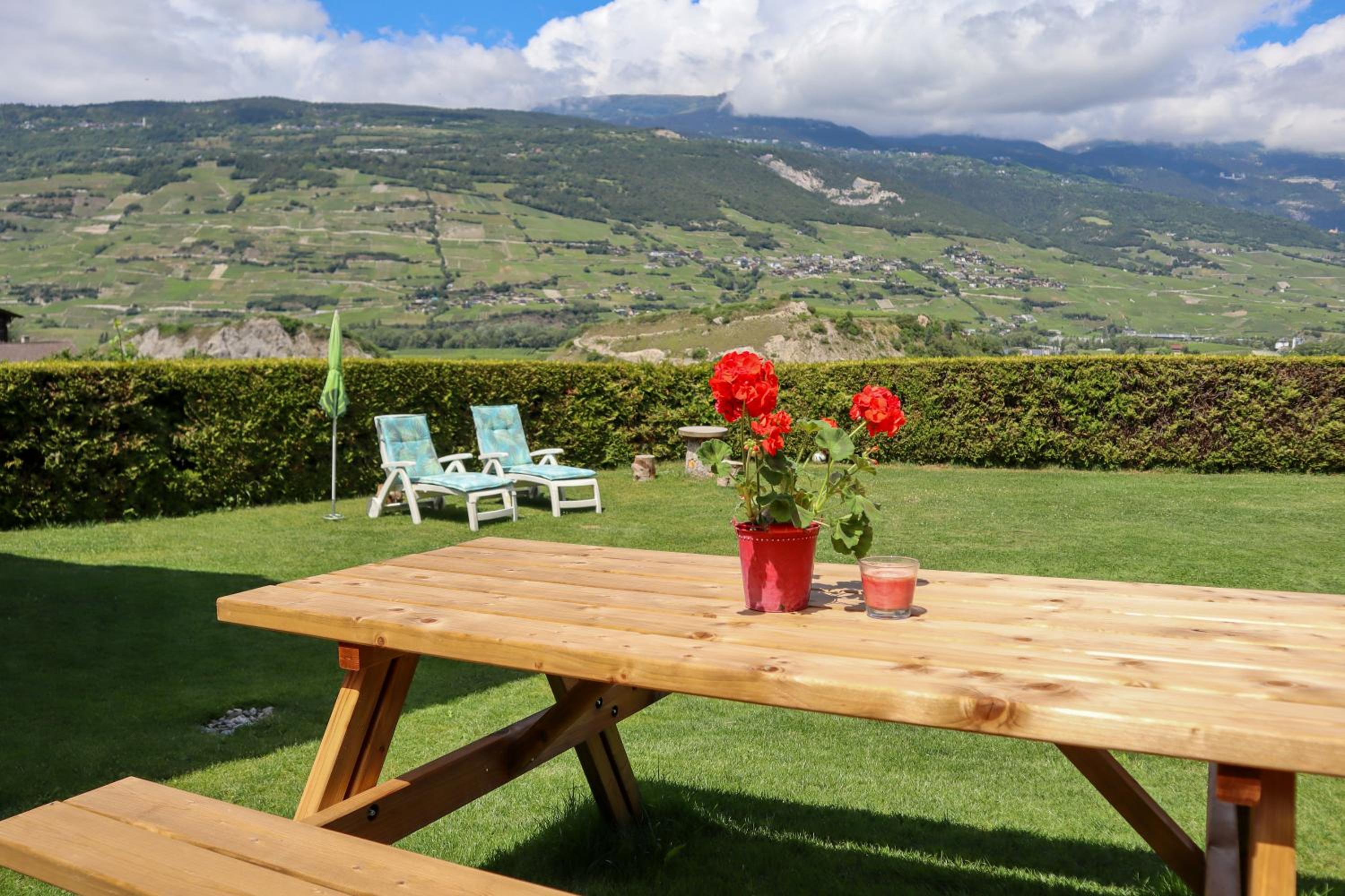 Charmante maisonnette avec vue sur les montagnes