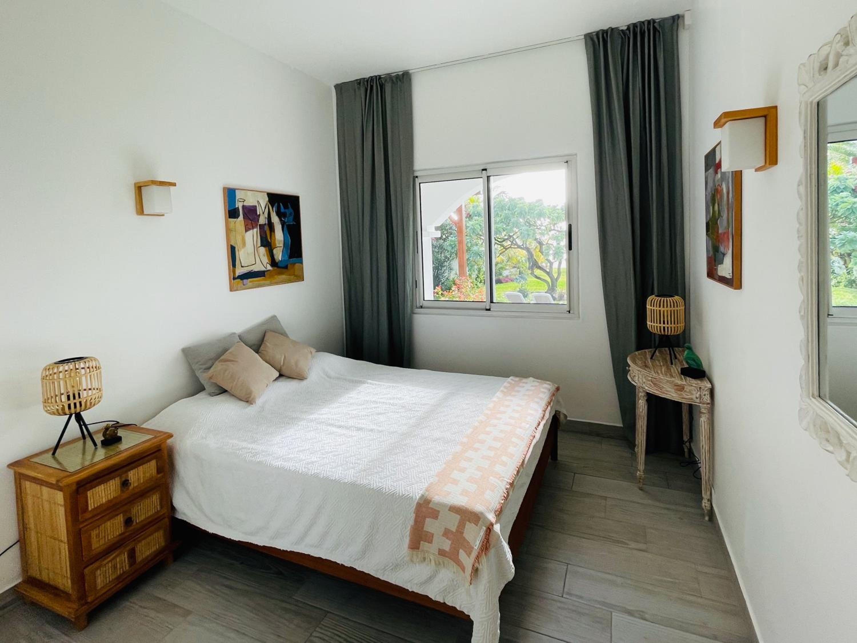 Beachfront Villa Miramar, photo 2