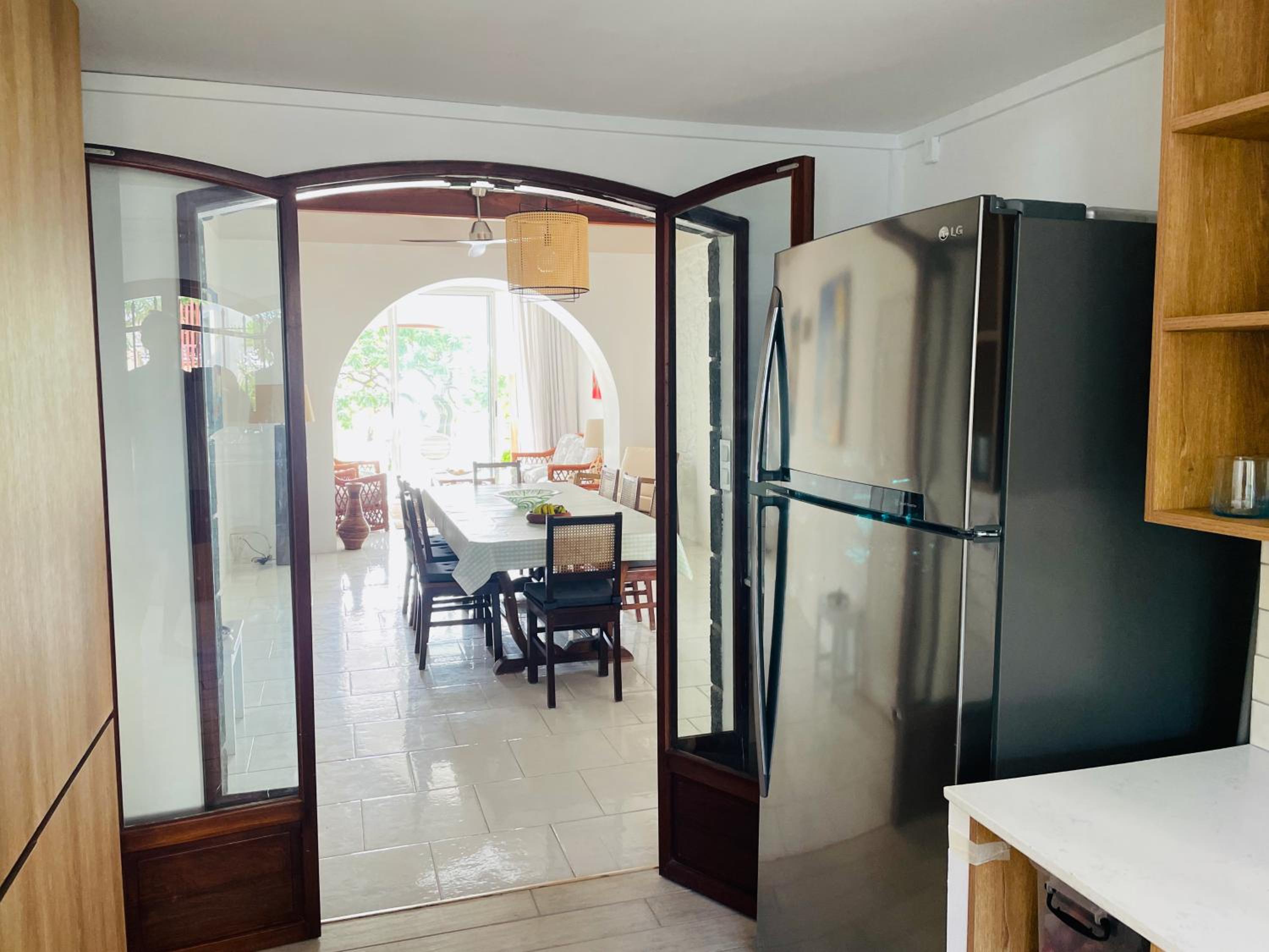 Beachfront Villa Miramar, photo 3
