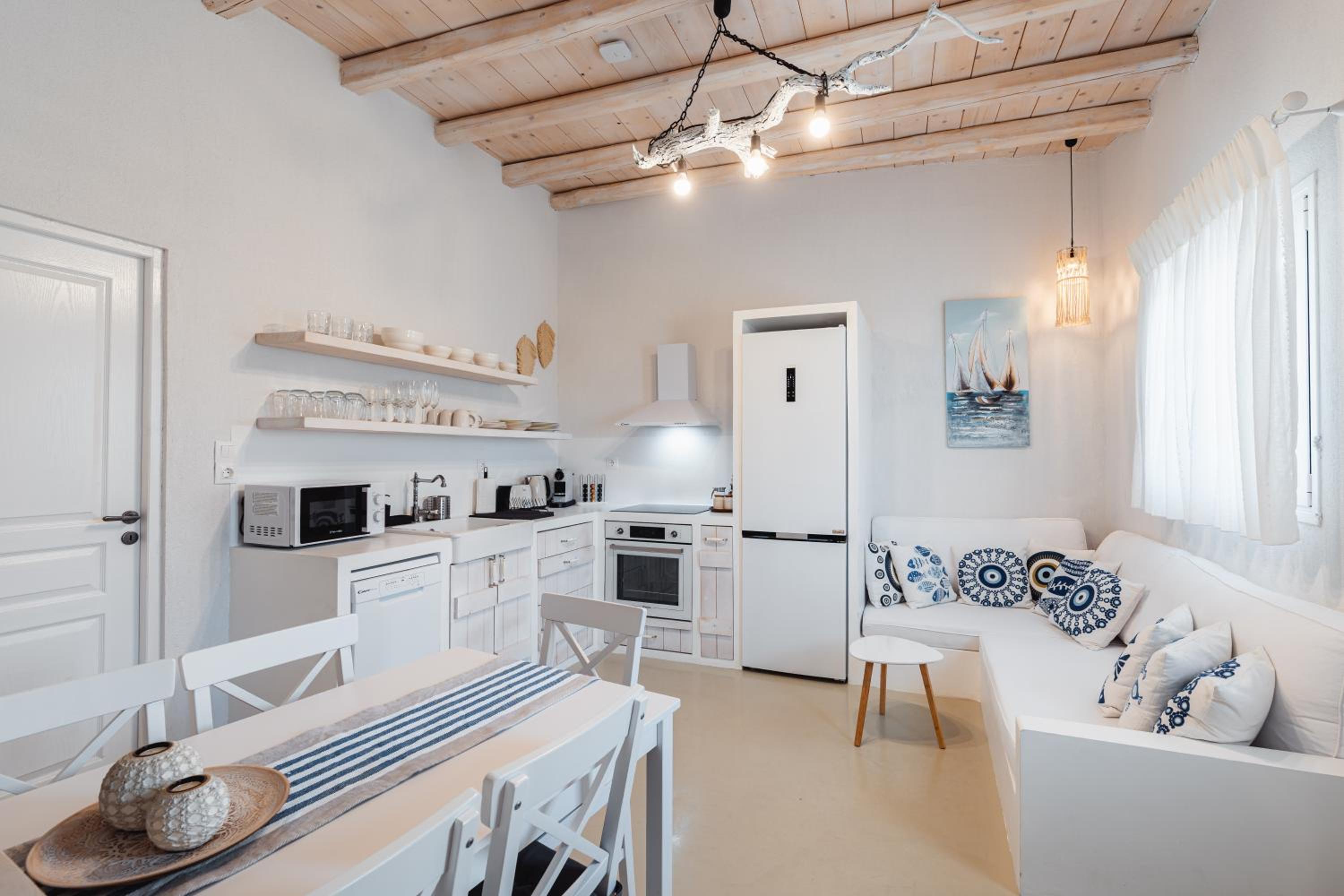 Cycladic home Aretinni view 3