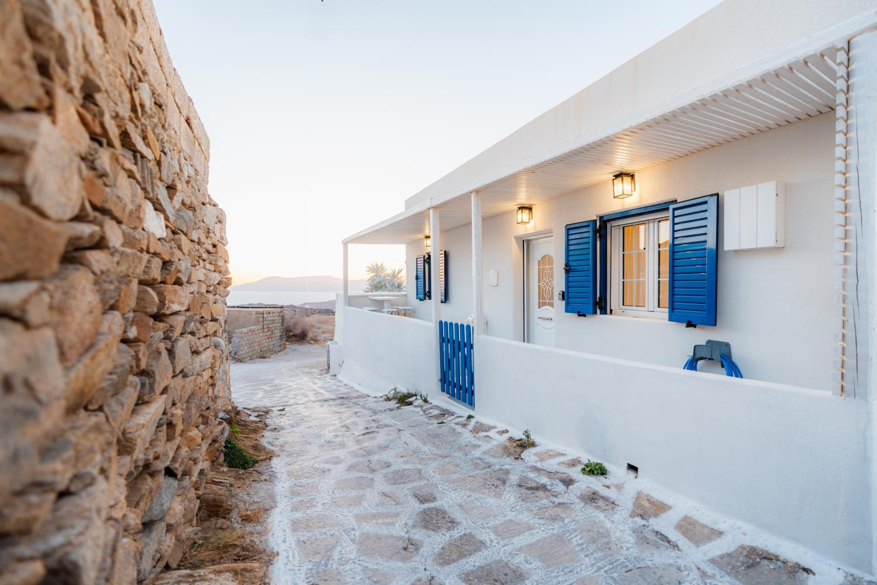 Hotel Cycladic home Aretinni - Image 1