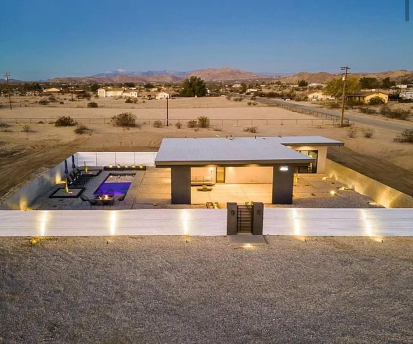 Hotel Free Bird Jt | Pool, Hot Tub & Pickleball