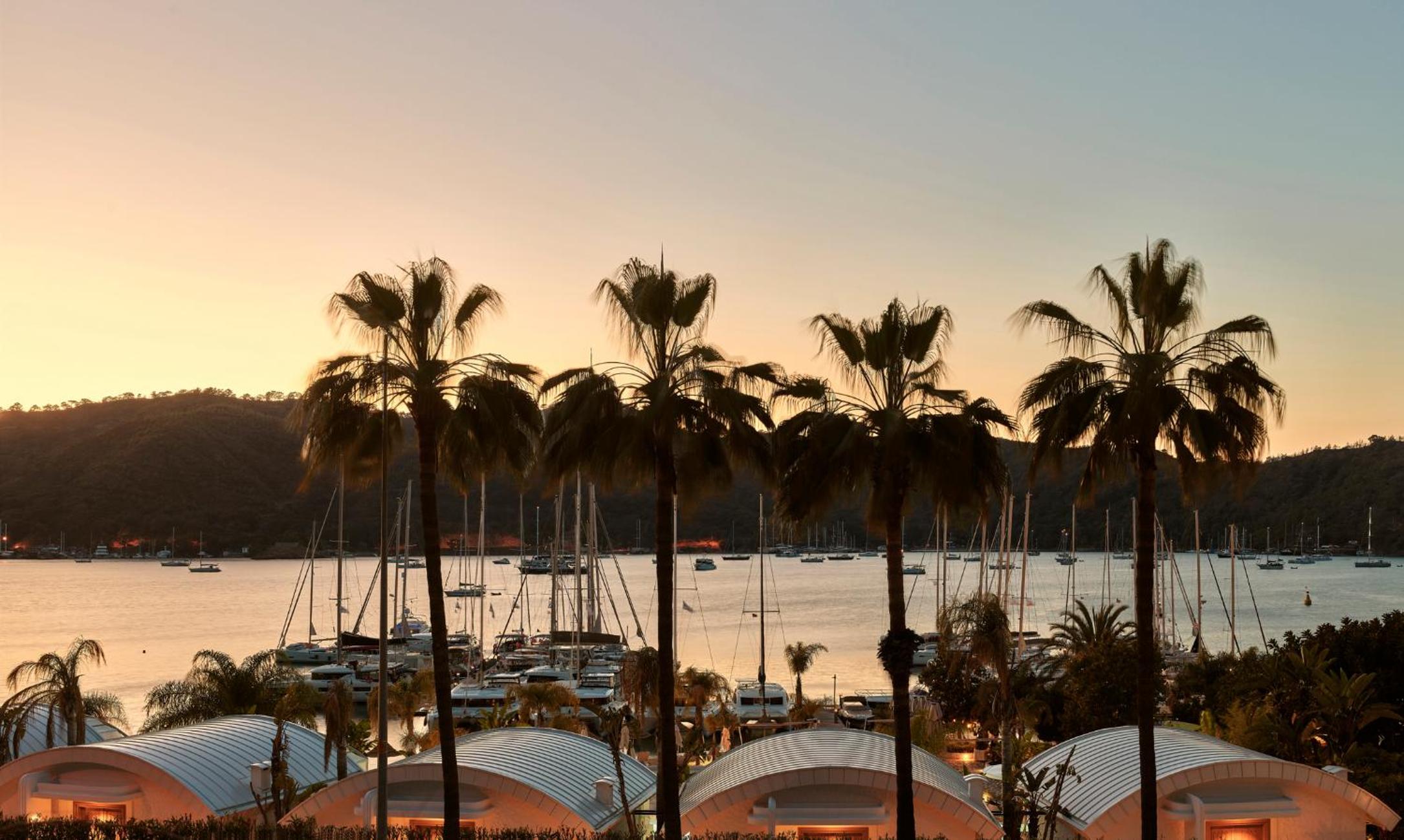 Hotel Yacht Classic Hotel - Boutique Class - Image 1