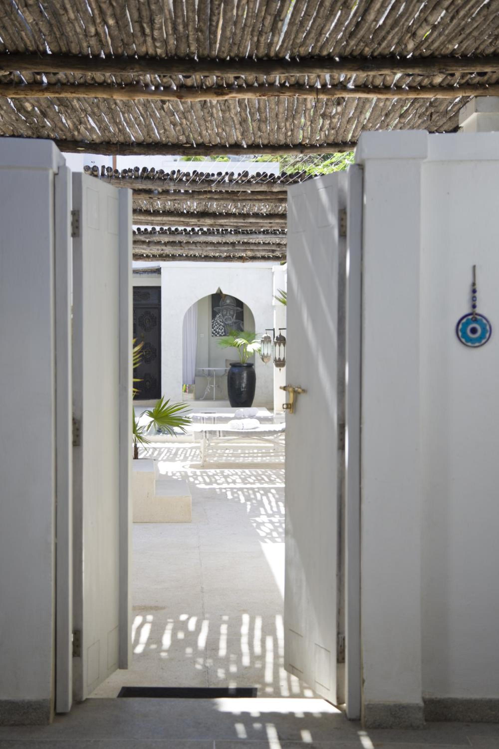 Kenzo Apartments