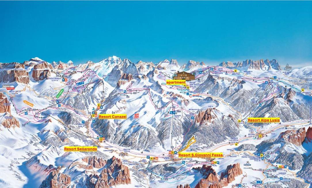 Casina Alpina trekking Passo S Pellegrino view 4