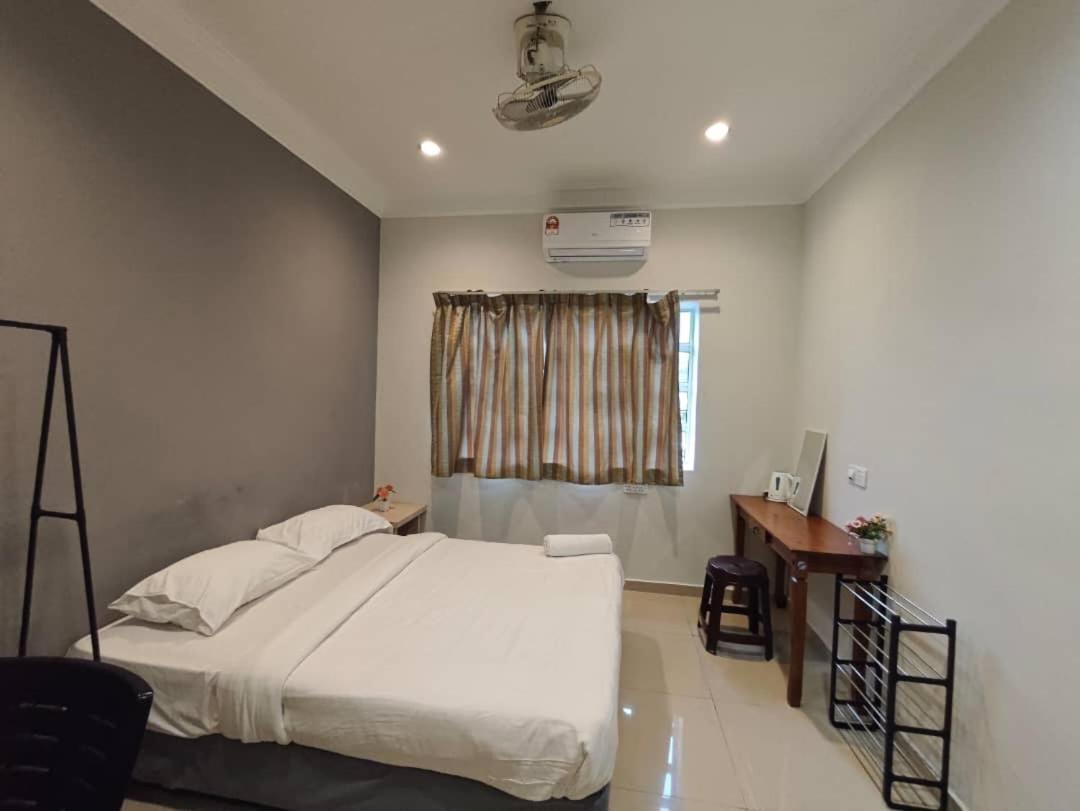 1 Jalan Jaya 7, walking distance to HUKM