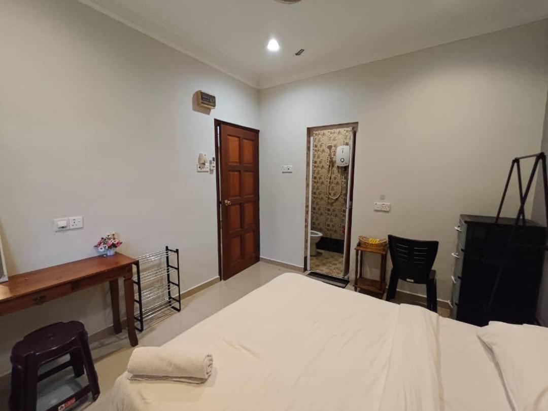 1 Jalan Jaya 7, walking distance to HUKM