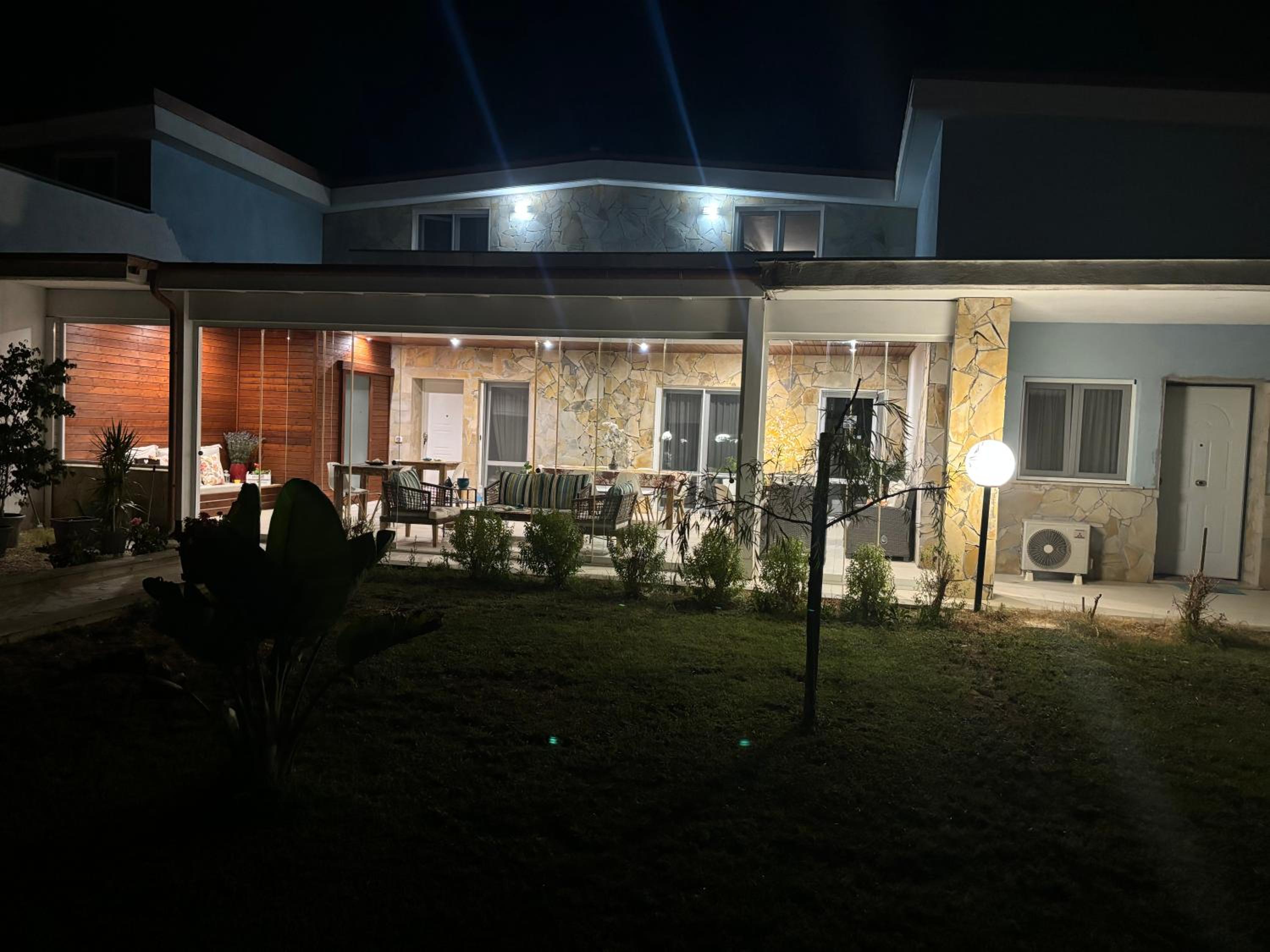 Photo 8
