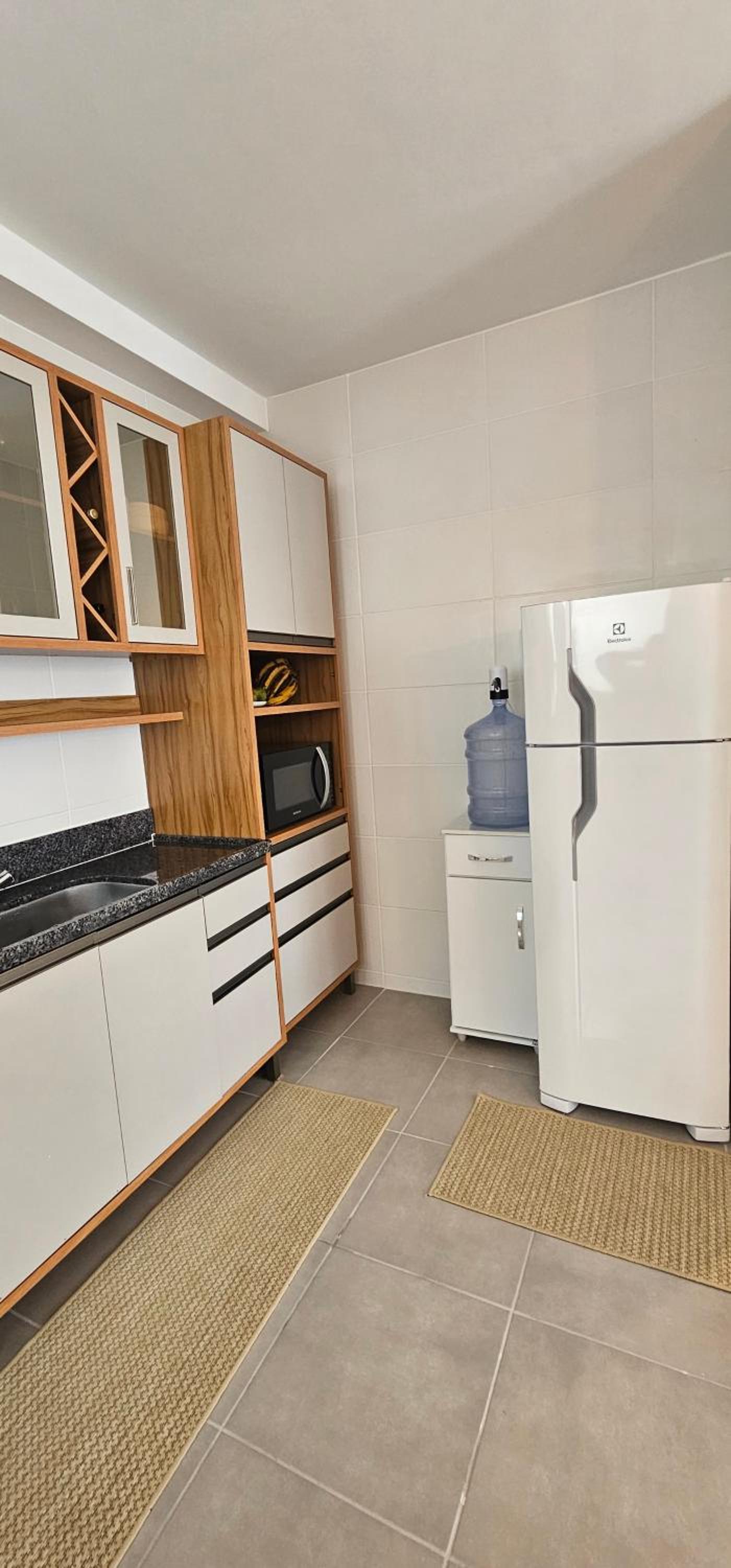 Apto em condominio com piscina