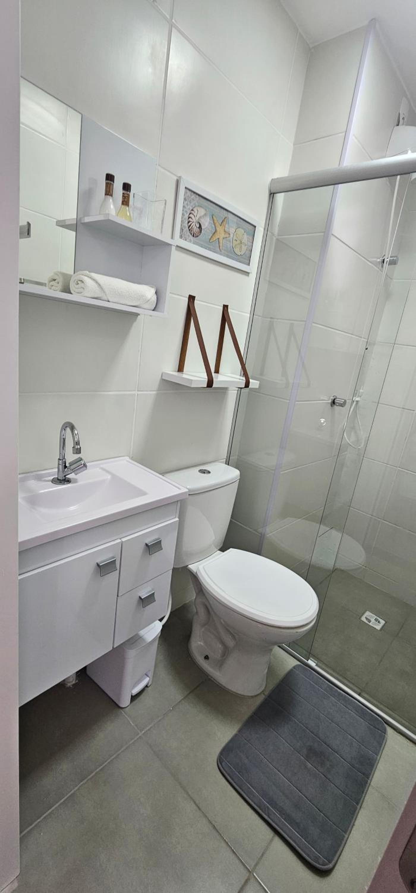 Apto em condominio com piscina