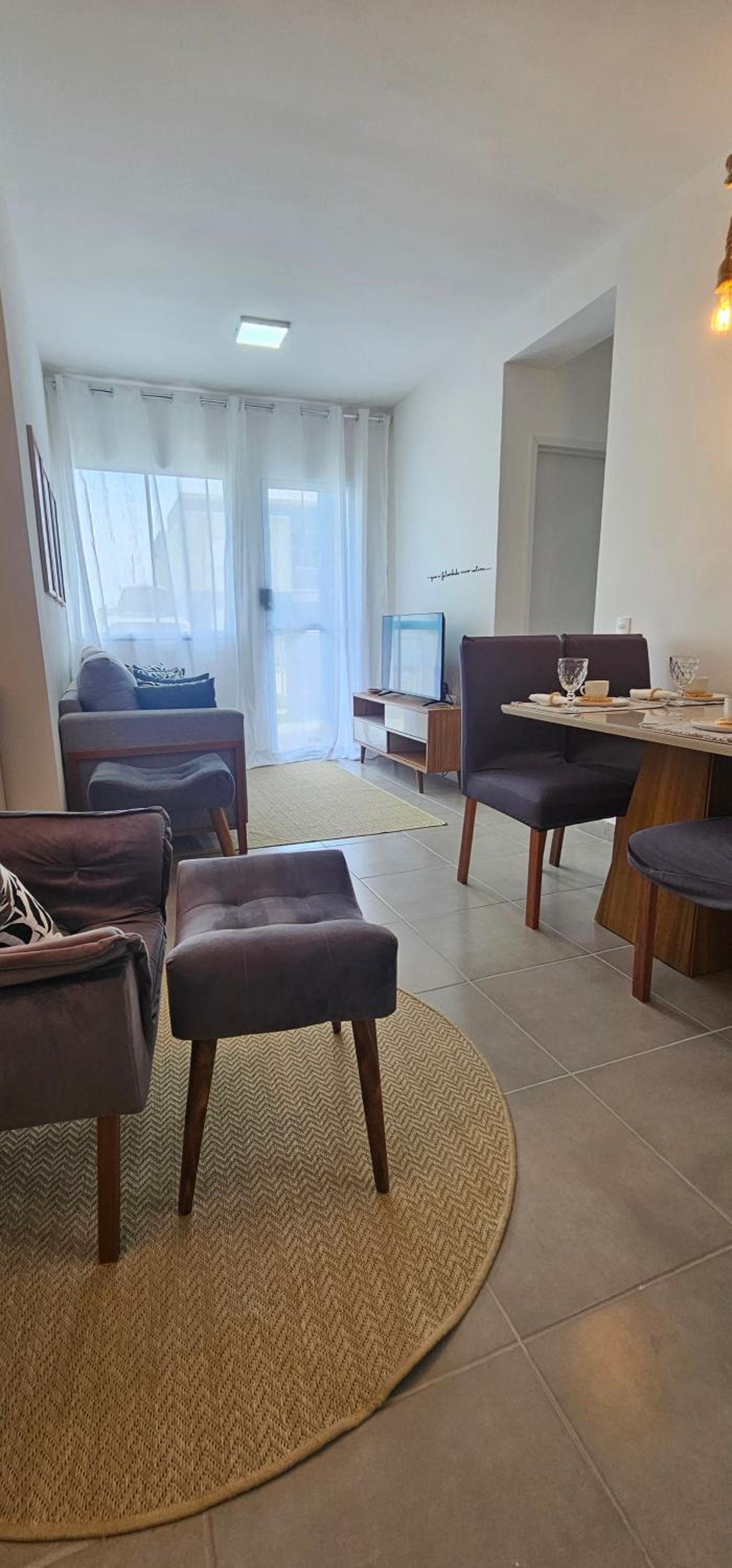 Apto em condominio com piscina