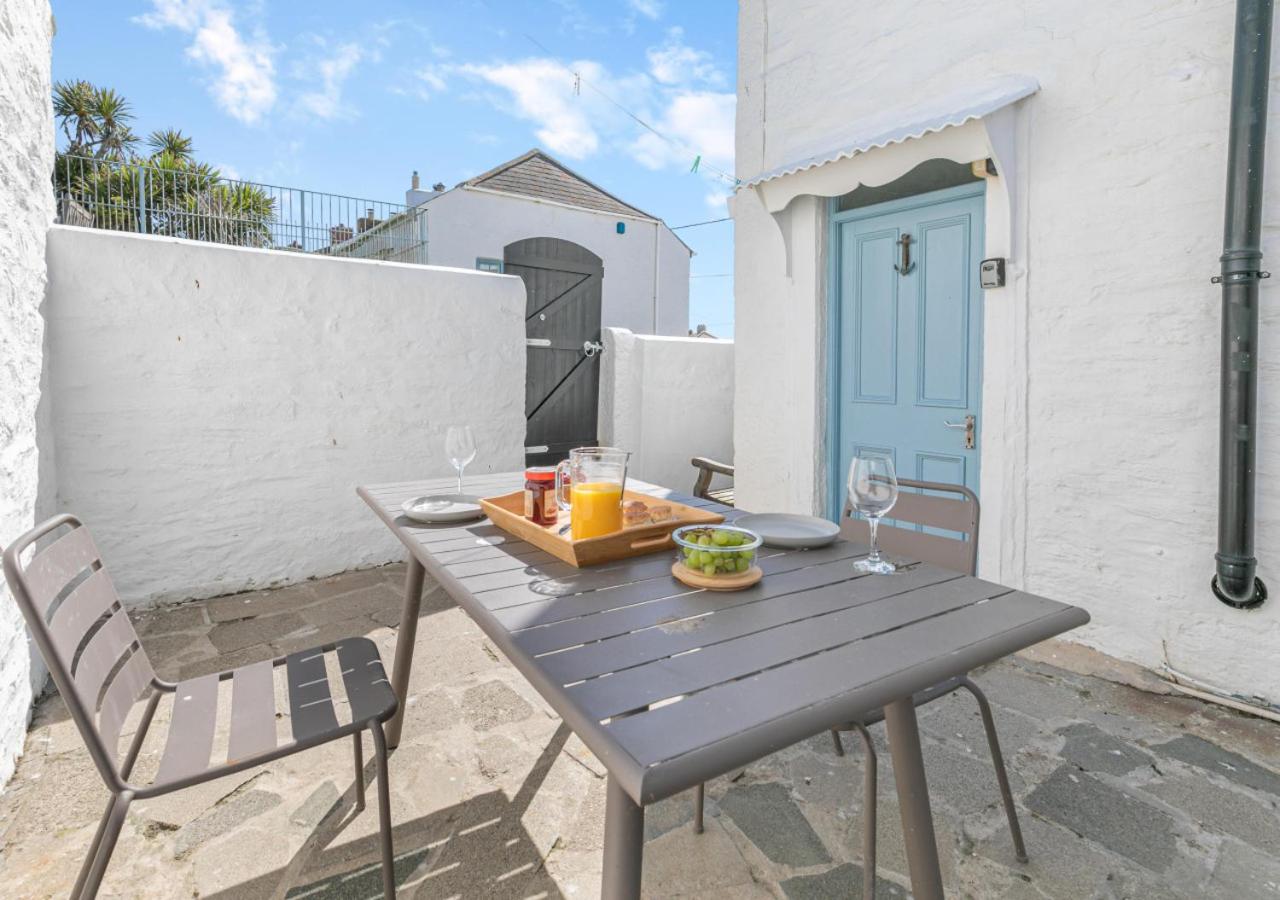 2 Bed in Porthleven oc-suffol