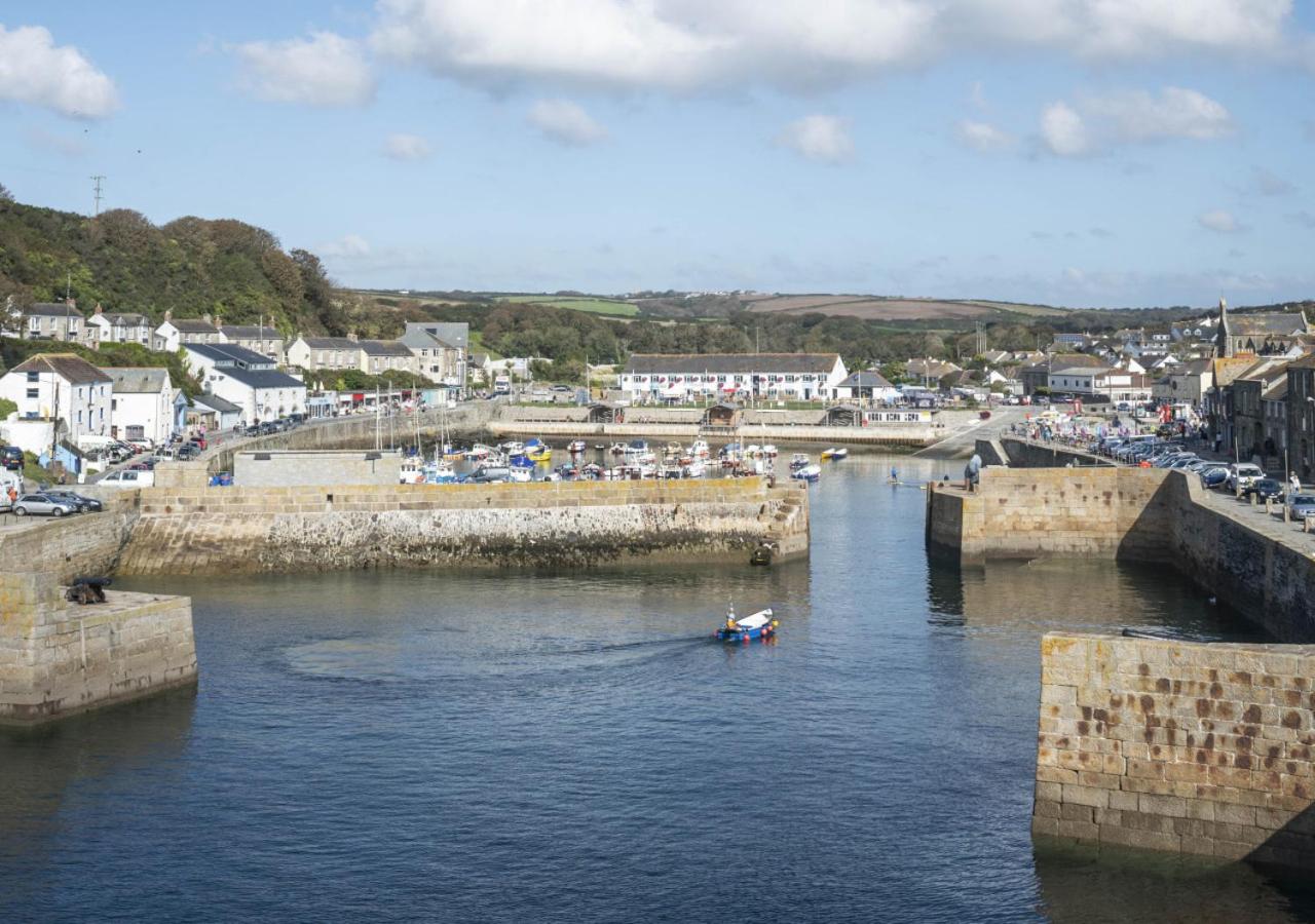 2 Bed in Porthleven oc-suffol