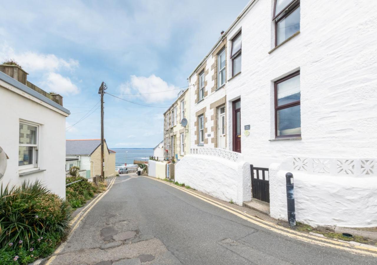 2 Bed in Porthleven oc-suffol
