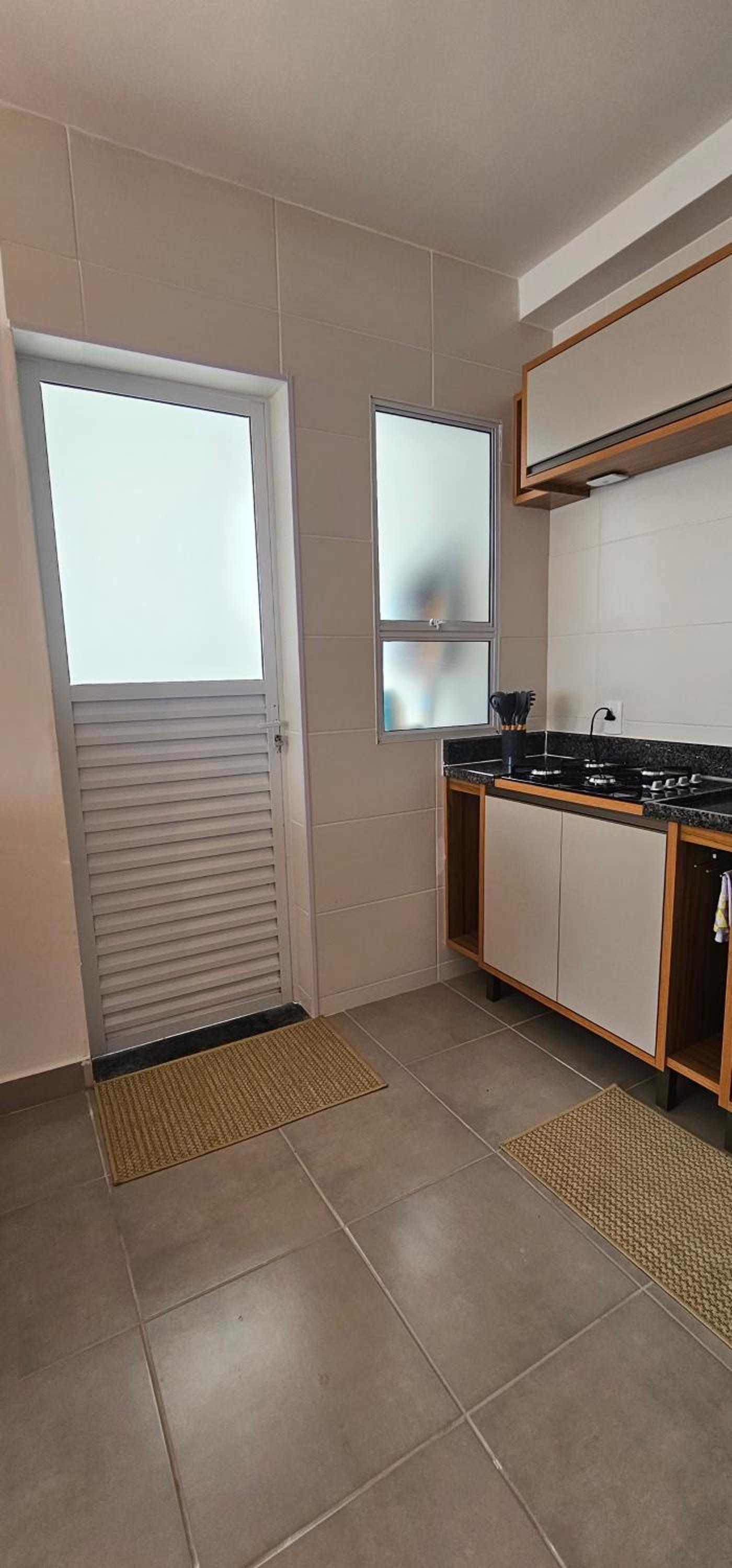 Apto em condominio com piscina