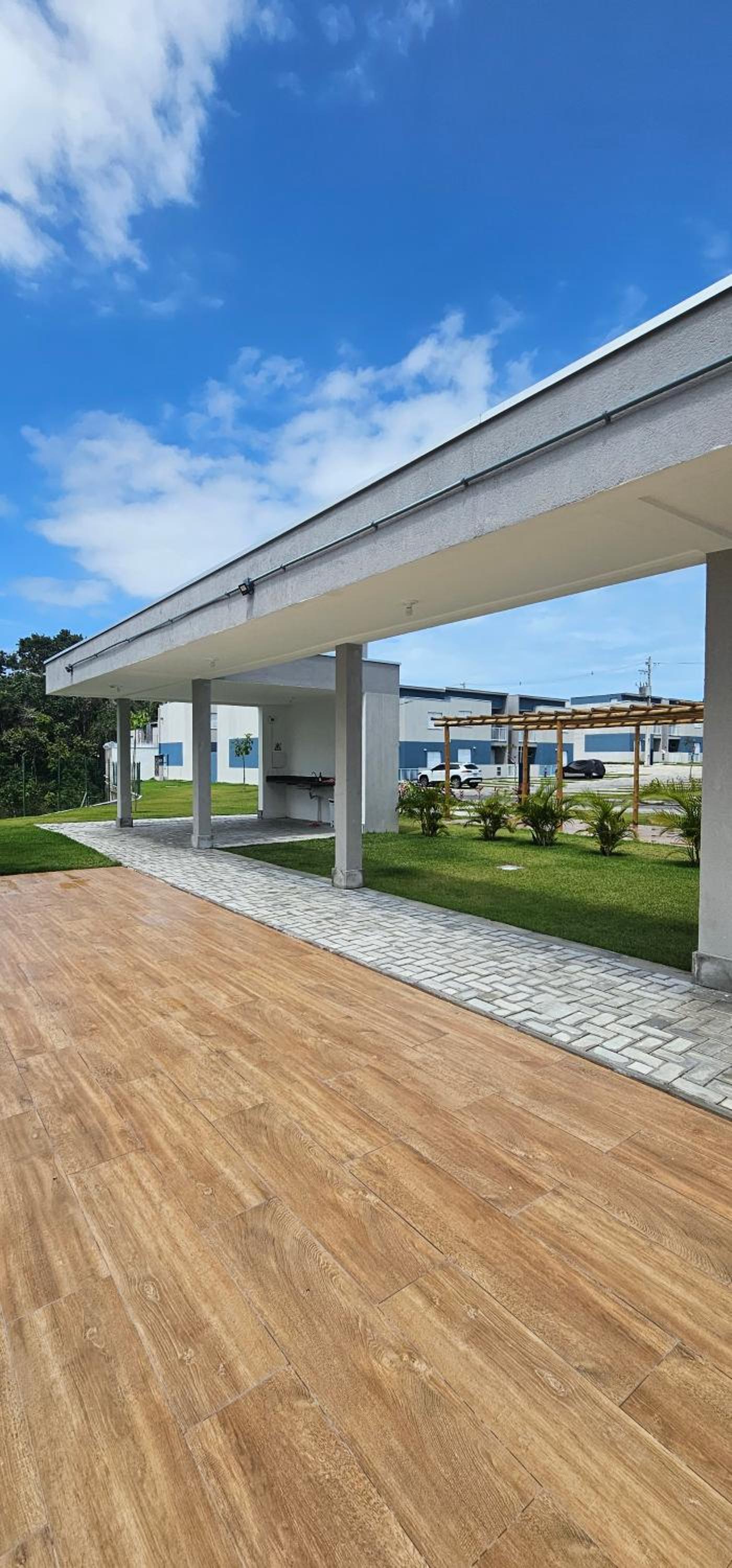 Apto em condominio com piscina