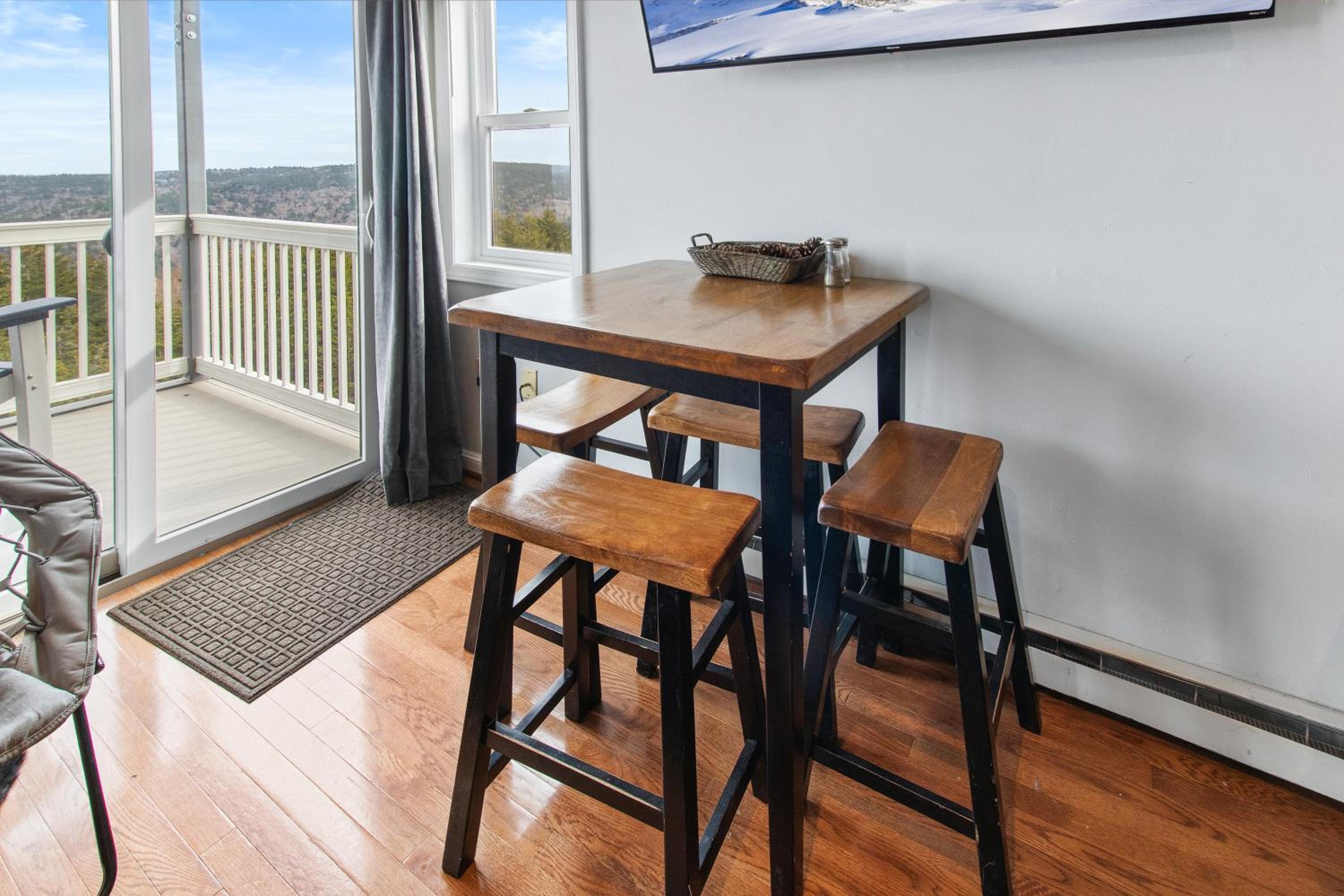 ML194 1st Floor No Elevator Great Views Deck WiFi view 2