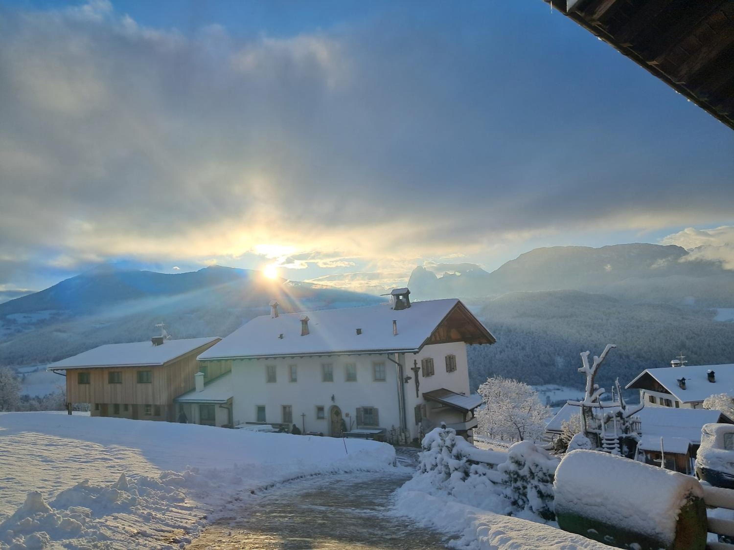 Schweiggerhof -Agriturismo- Farm Holidays view 2