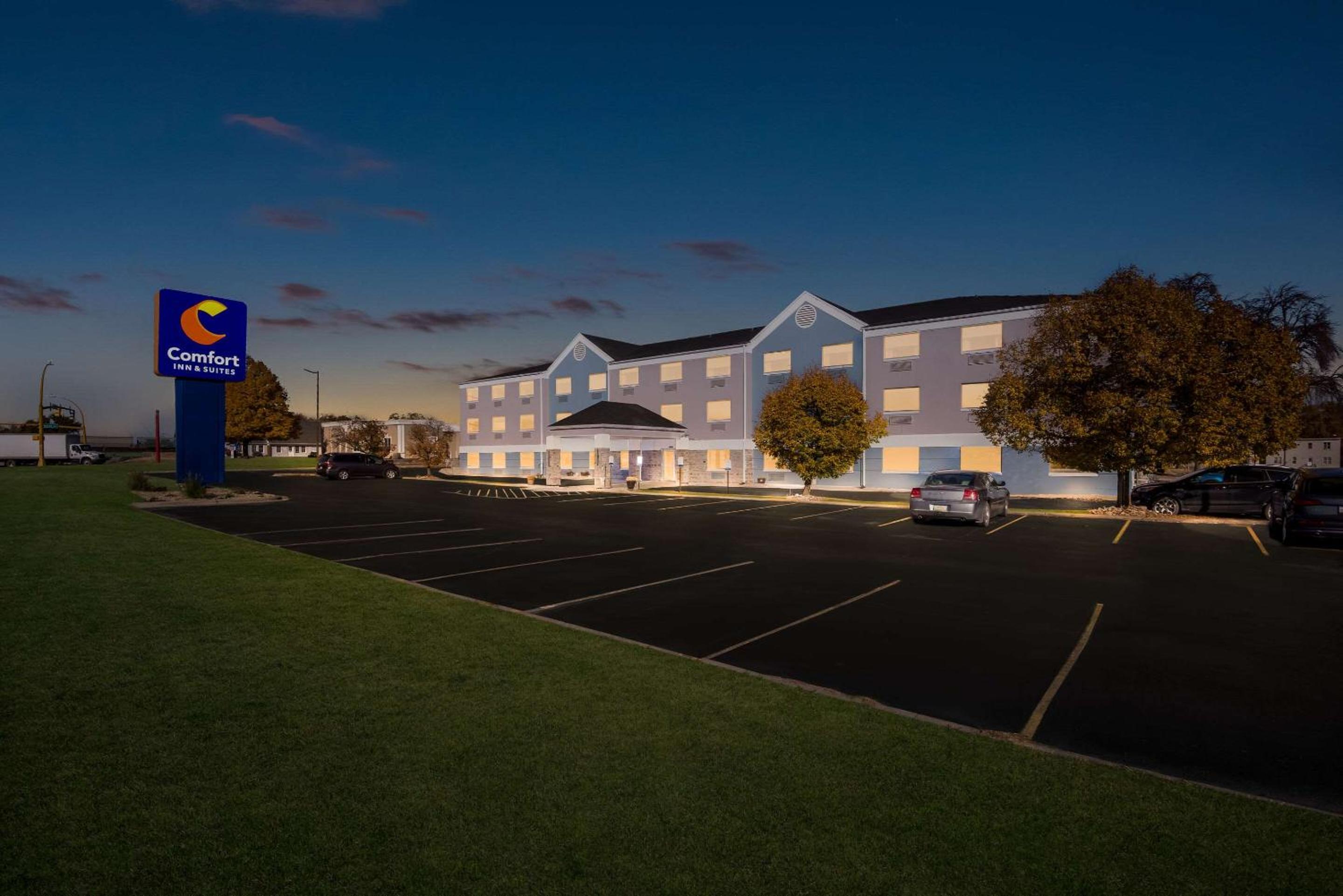 Comfort Inn & Suites Mason City - Clear Lake view 4