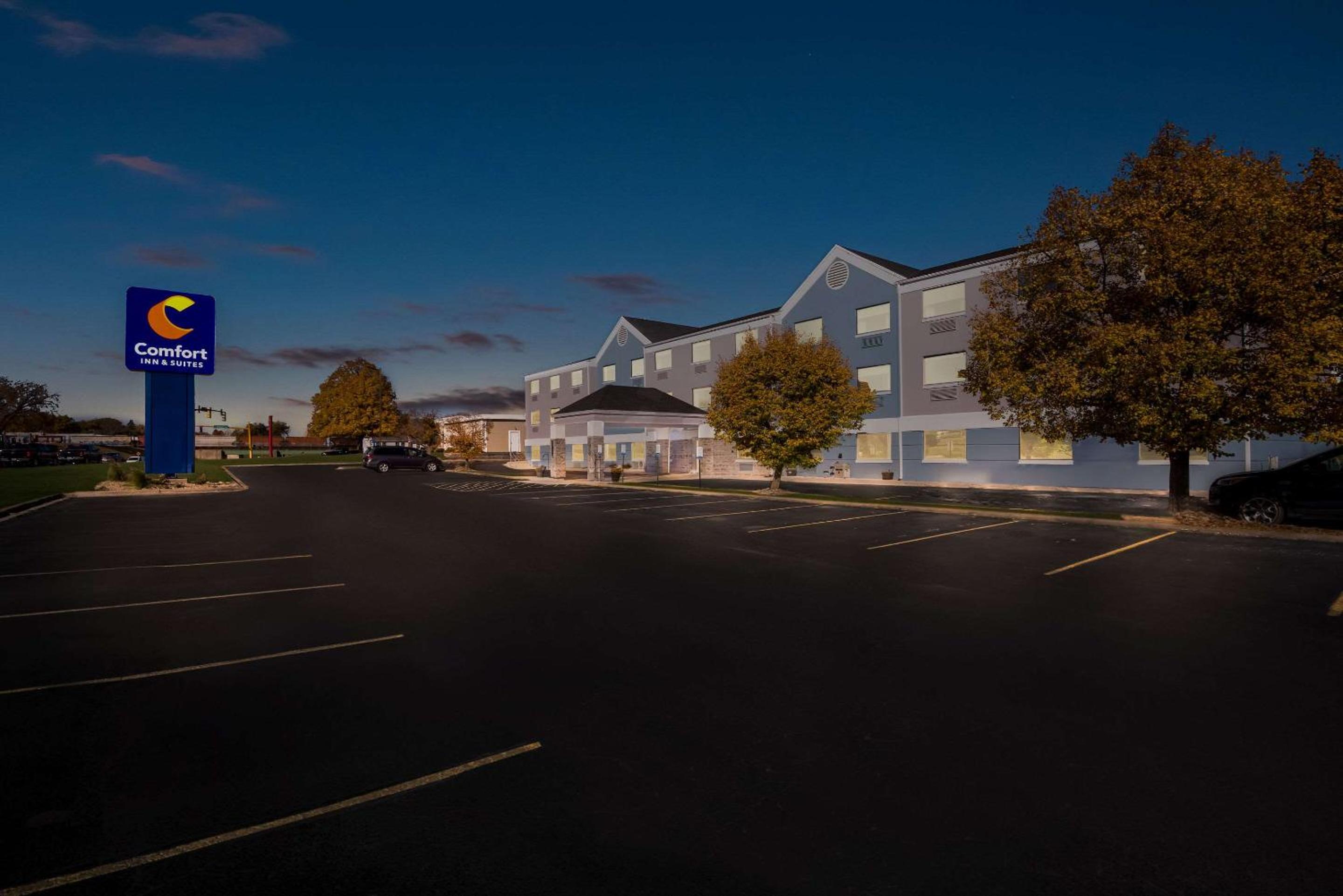Comfort Inn & Suites Mason City - Clear Lake view 5