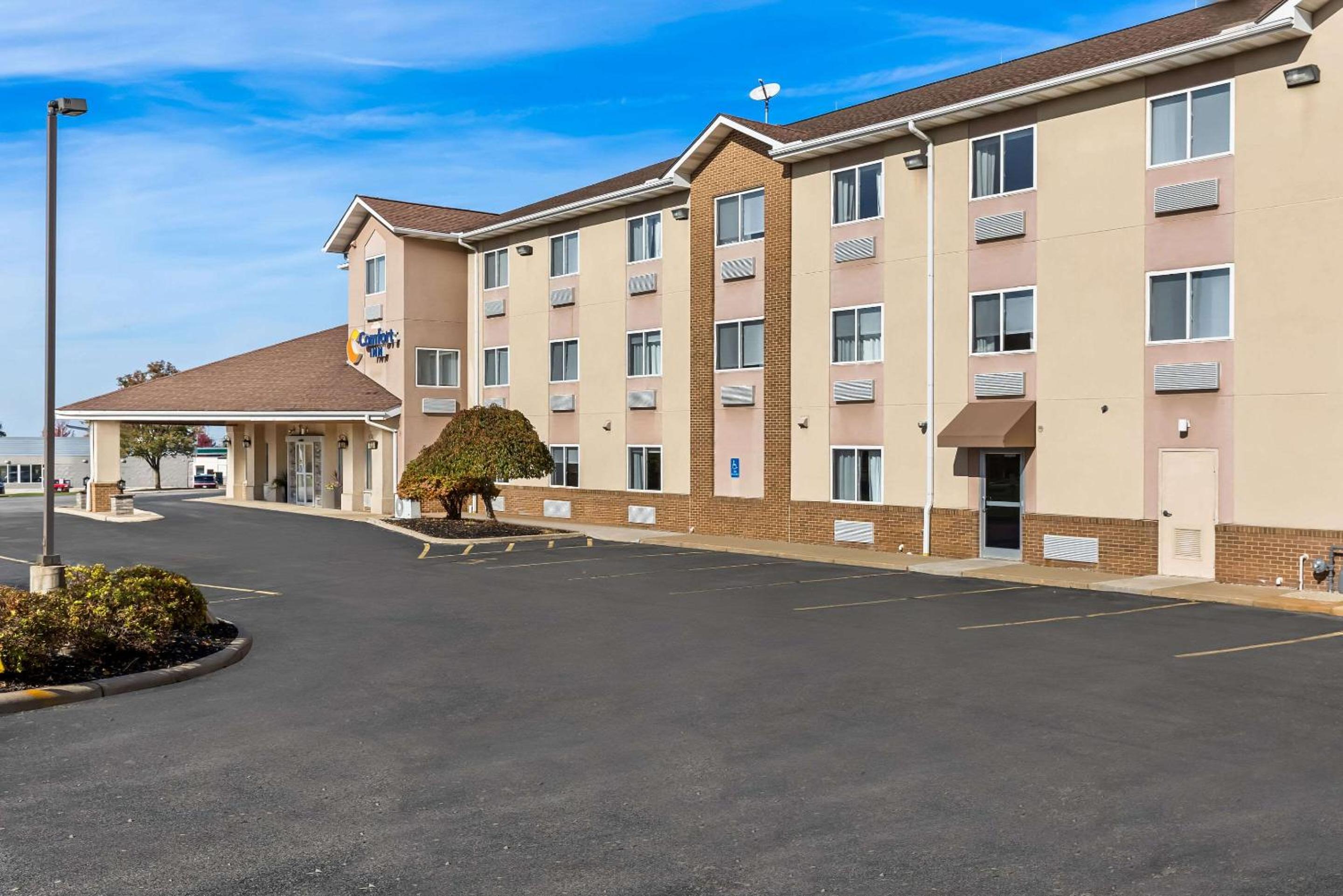 Comfort Inn Painesville - Concord view 3