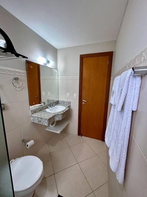 Apt em Jurerê com dois quartos próximo à praia