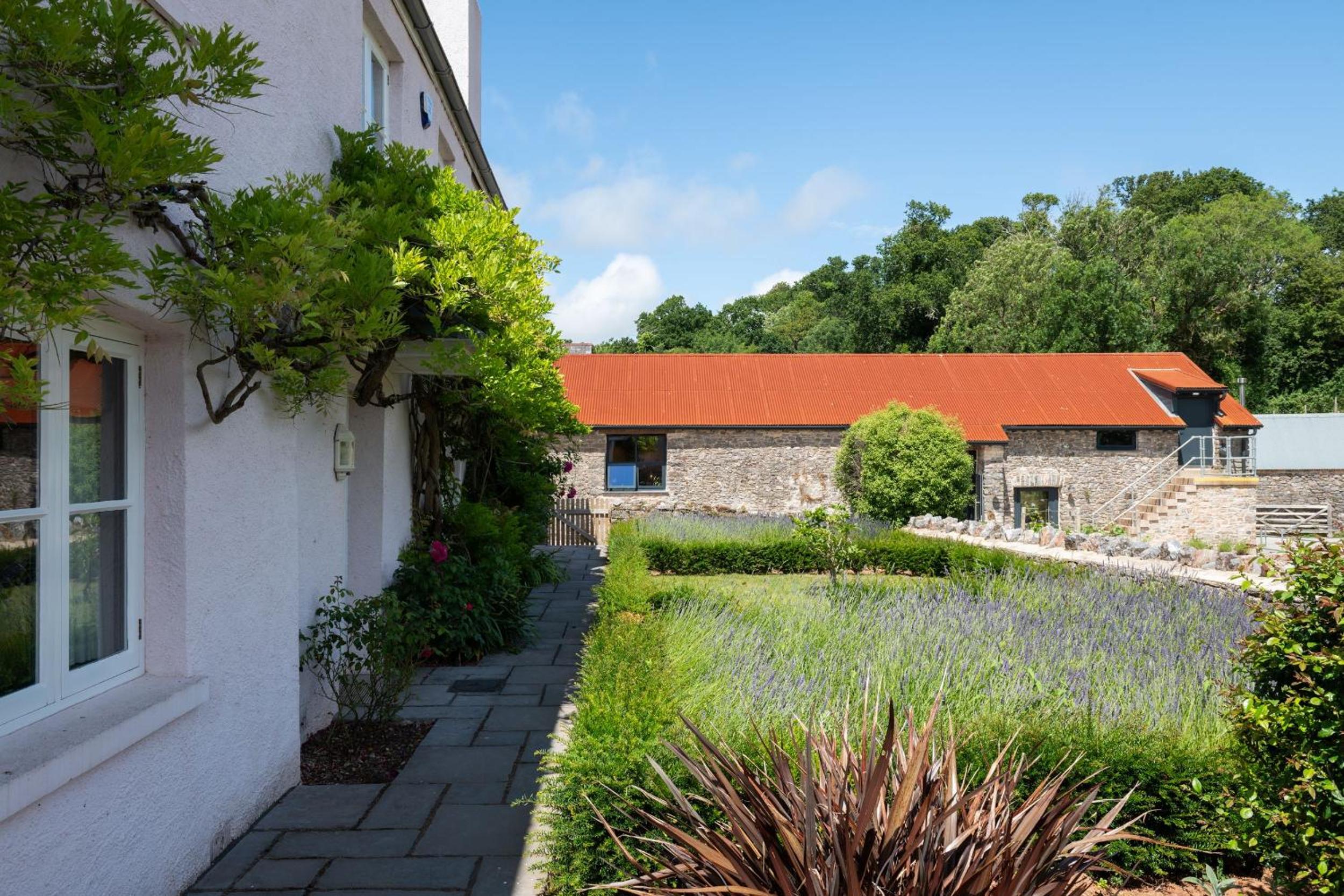 Vineyard House