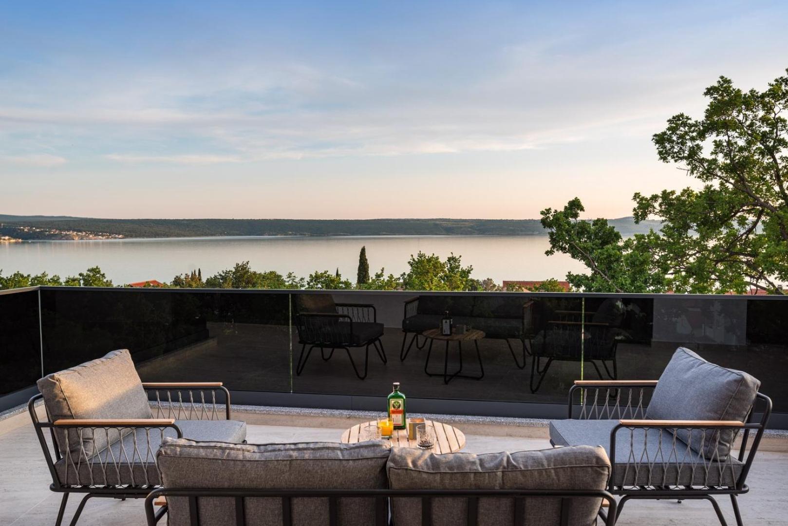 Luxury Villa Royal Hill with 34 m2 pool view 3