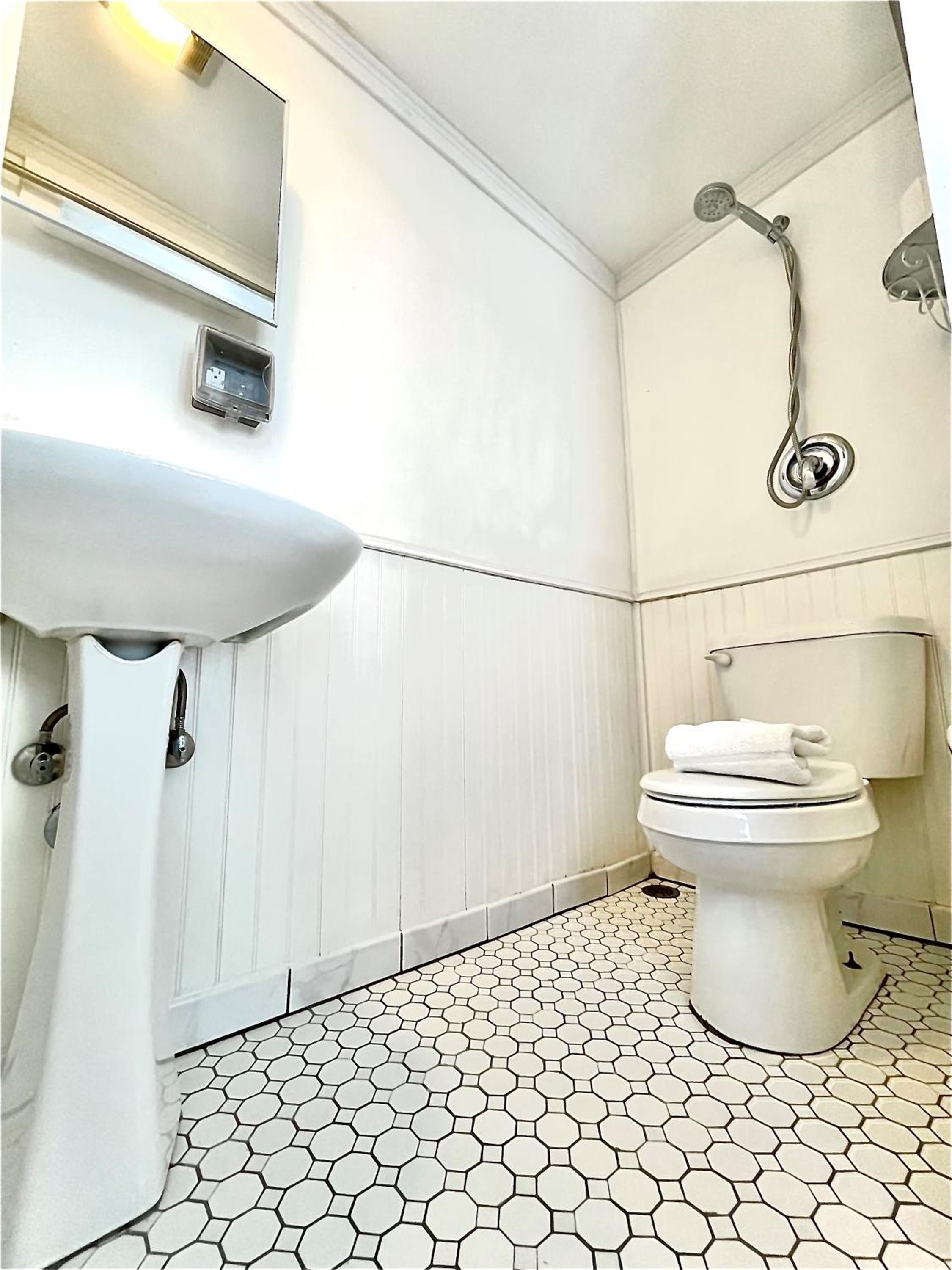 Caretakers Apartment-Split level Full Bed with European Bath Pet Friendly fee applies view 3
