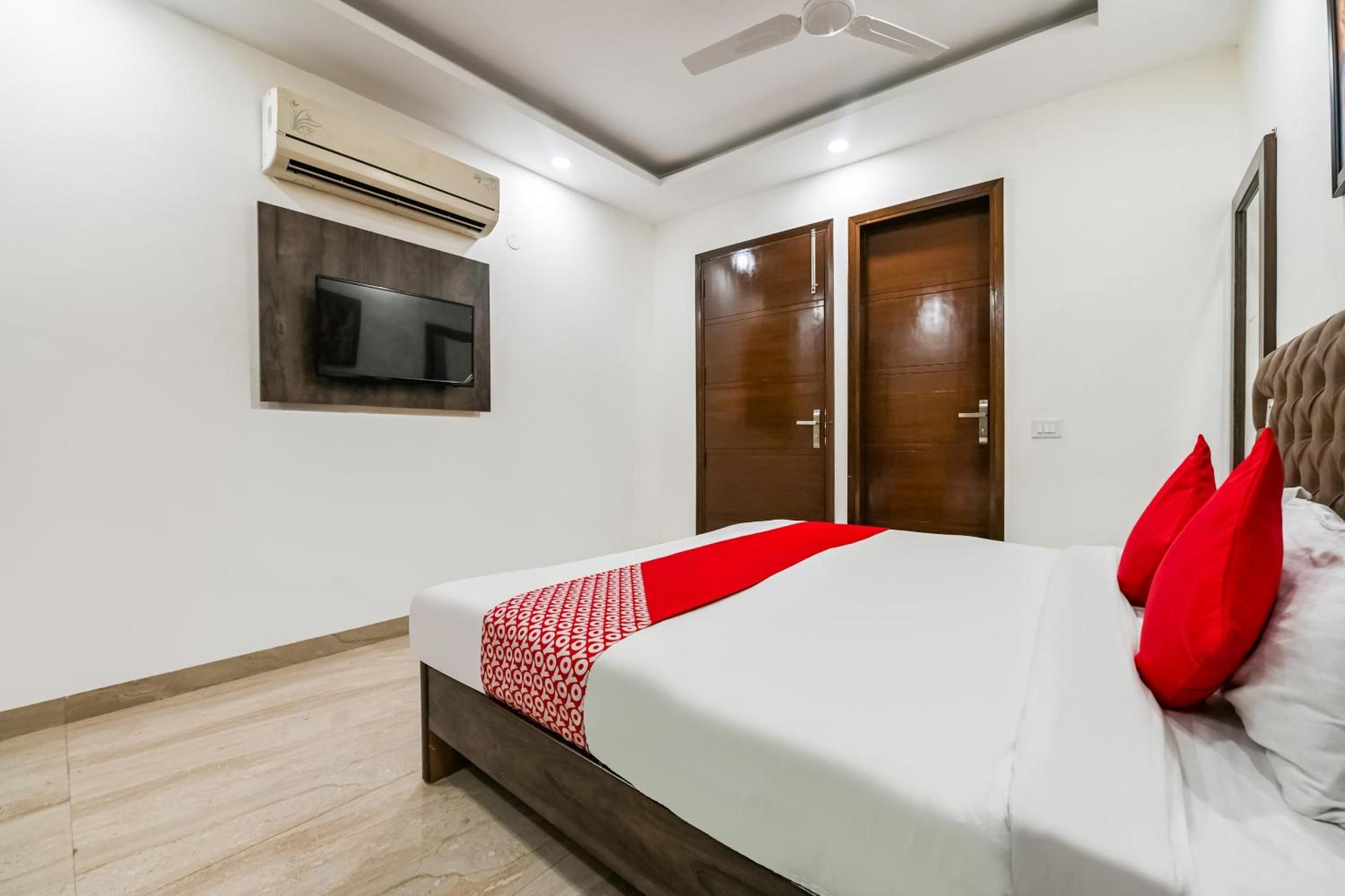 Hotel O Premium Rooms Chhatarpur view 3