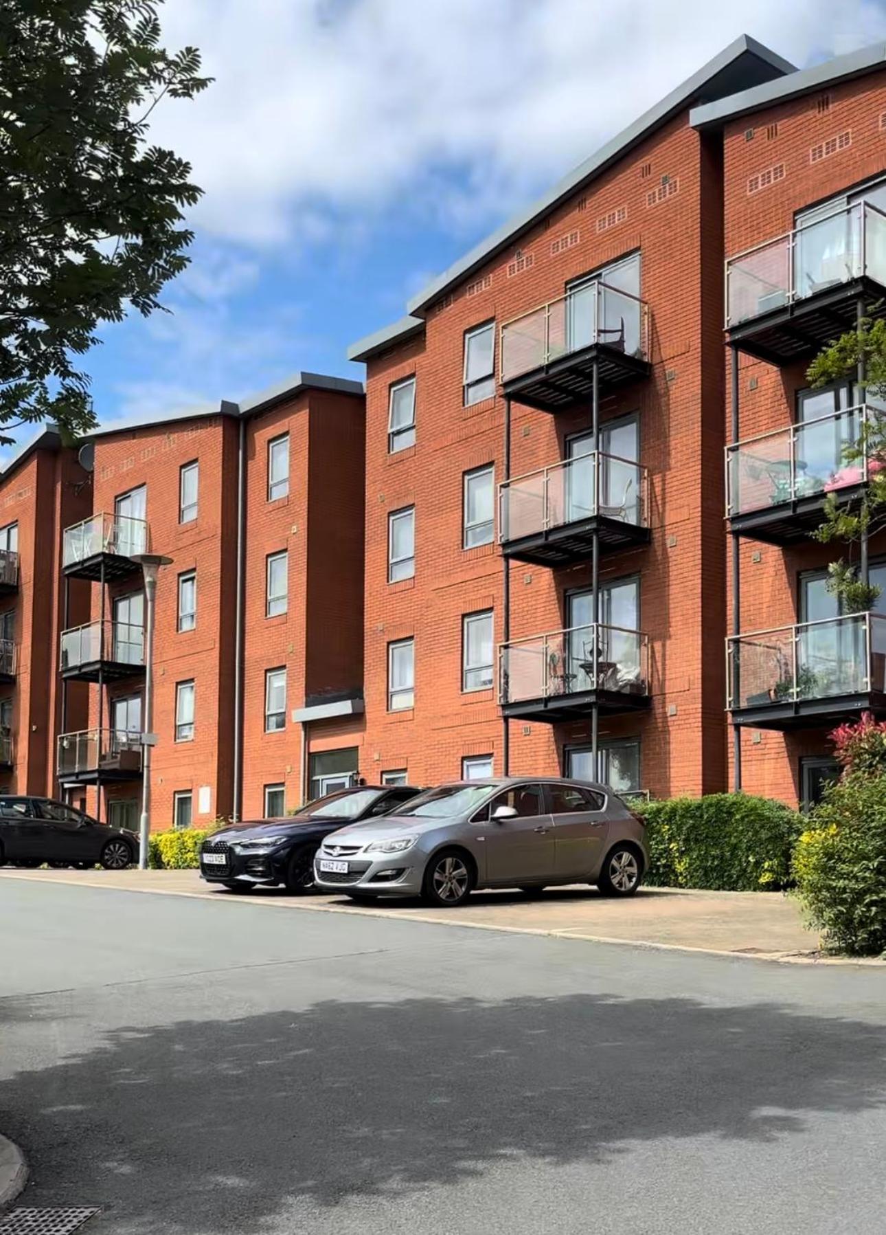 Hotel Lux Stays - Luxury Apartment With Jacuzzi In Leeds City Centre