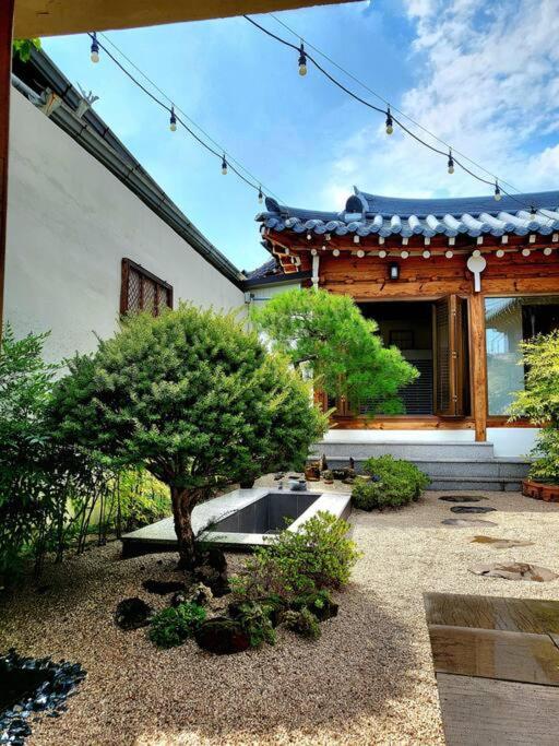 Hanok spa stay 소연정 view 2
