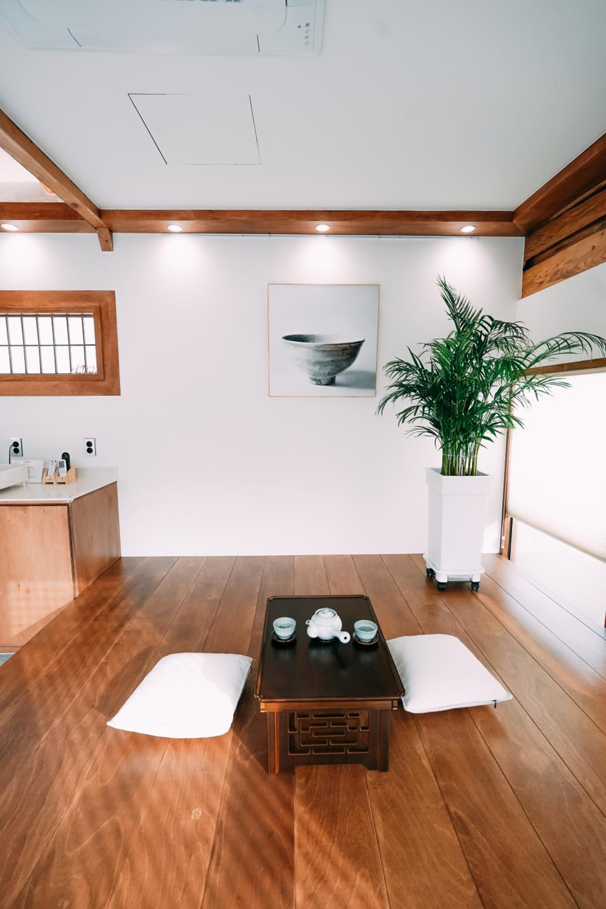 Hanok spa stay 소연정 view 5